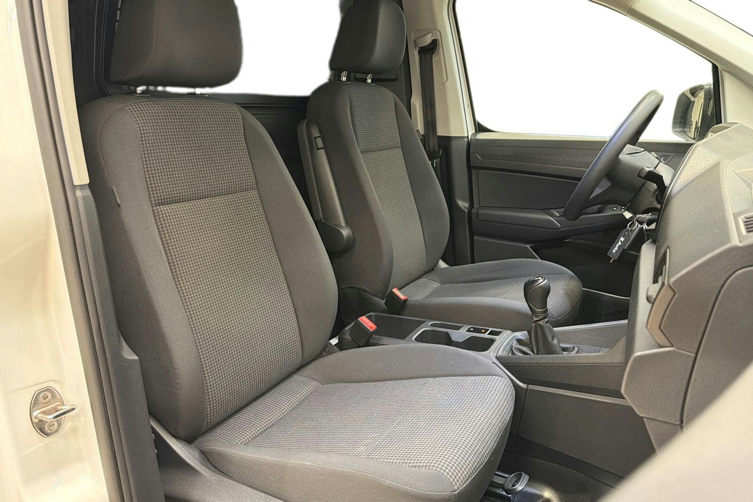 valkoinen Volkswagen Caddy 2021 kuva 11.