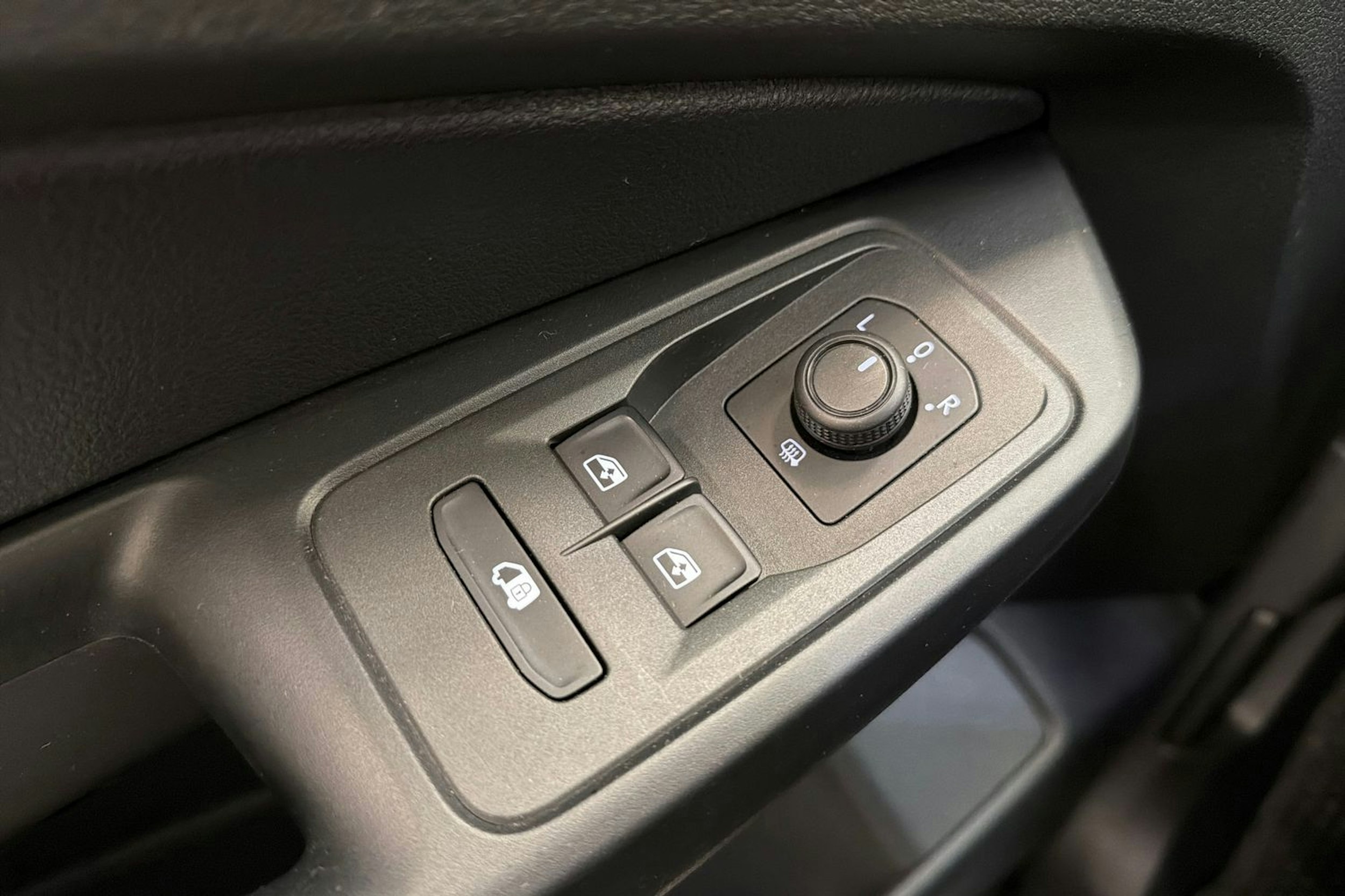 valkoinen Volkswagen Caddy 2021 kuva 20.