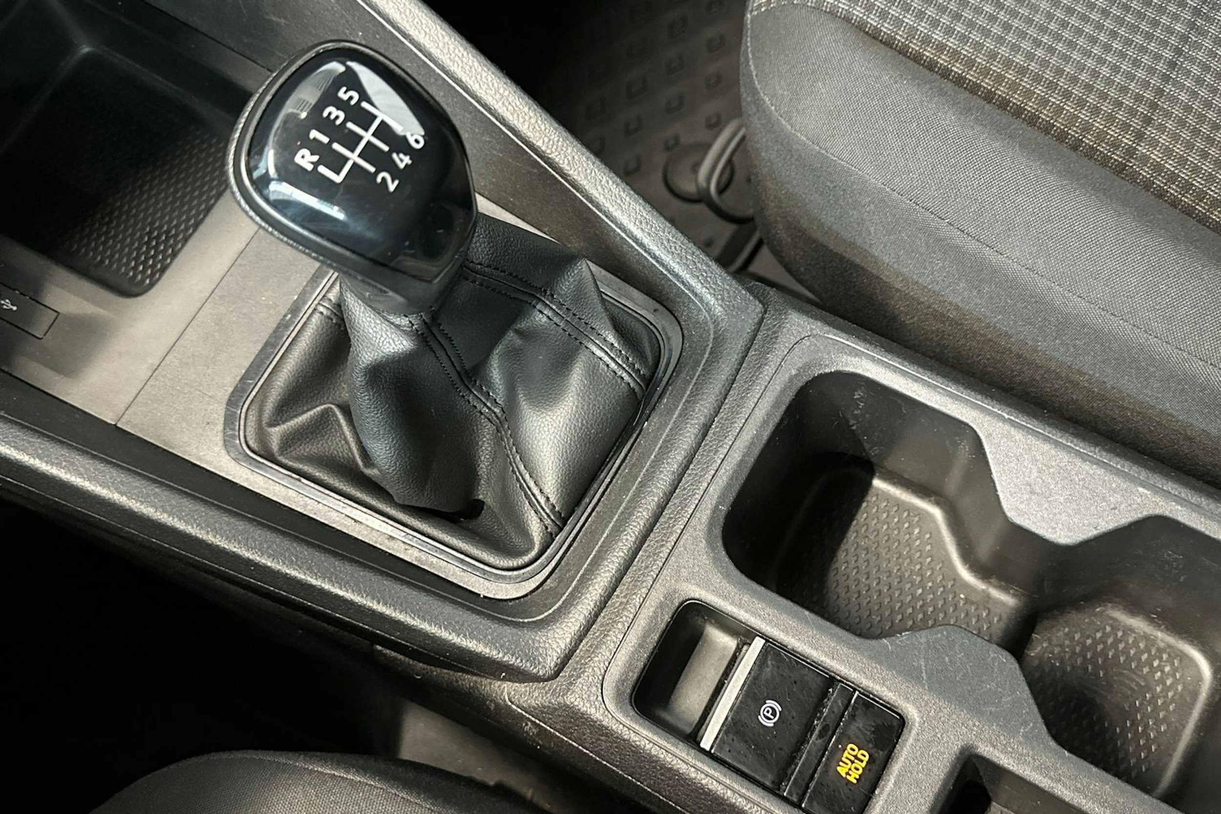 valkoinen Volkswagen Caddy 2021 kuva 23.