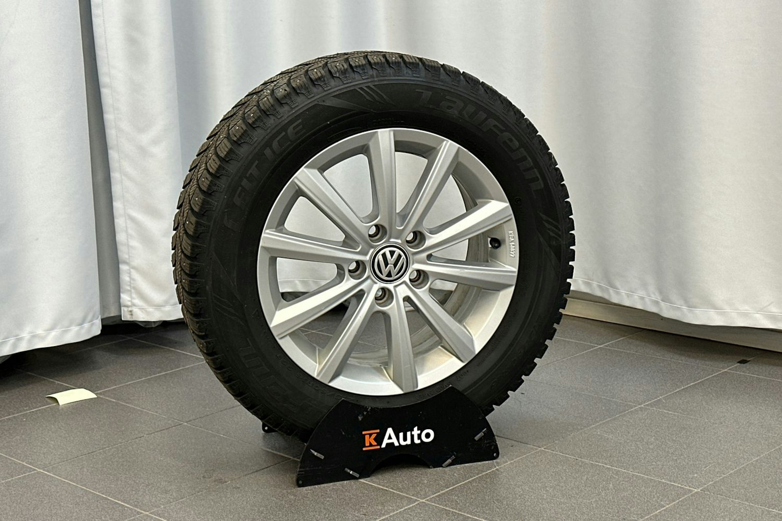 musta Volkswagen Caddy 2021 kuva 14.