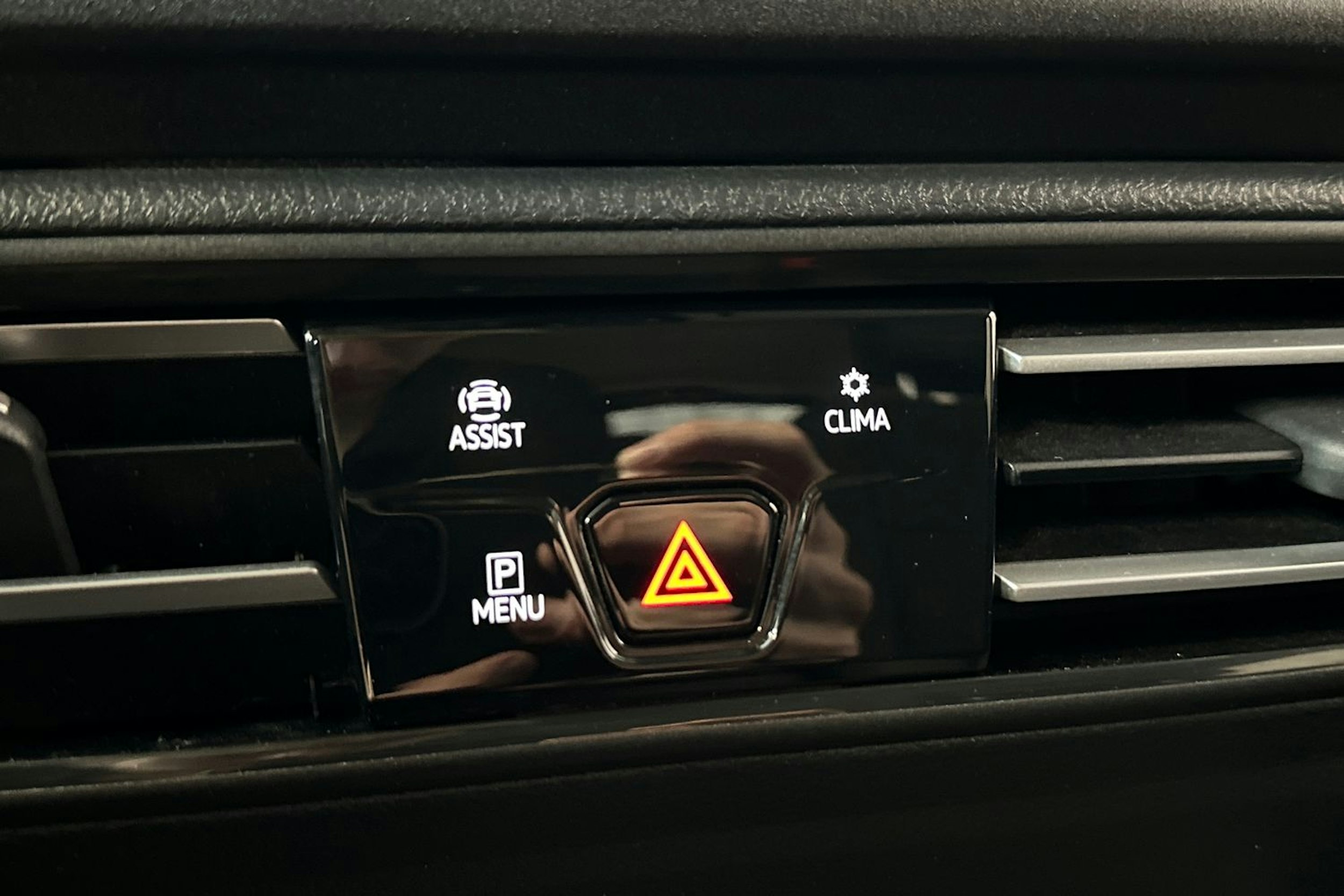 musta Volkswagen Caddy 2021 kuva 23.
