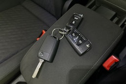 musta Volkswagen Caddy 2021 kuva 28.