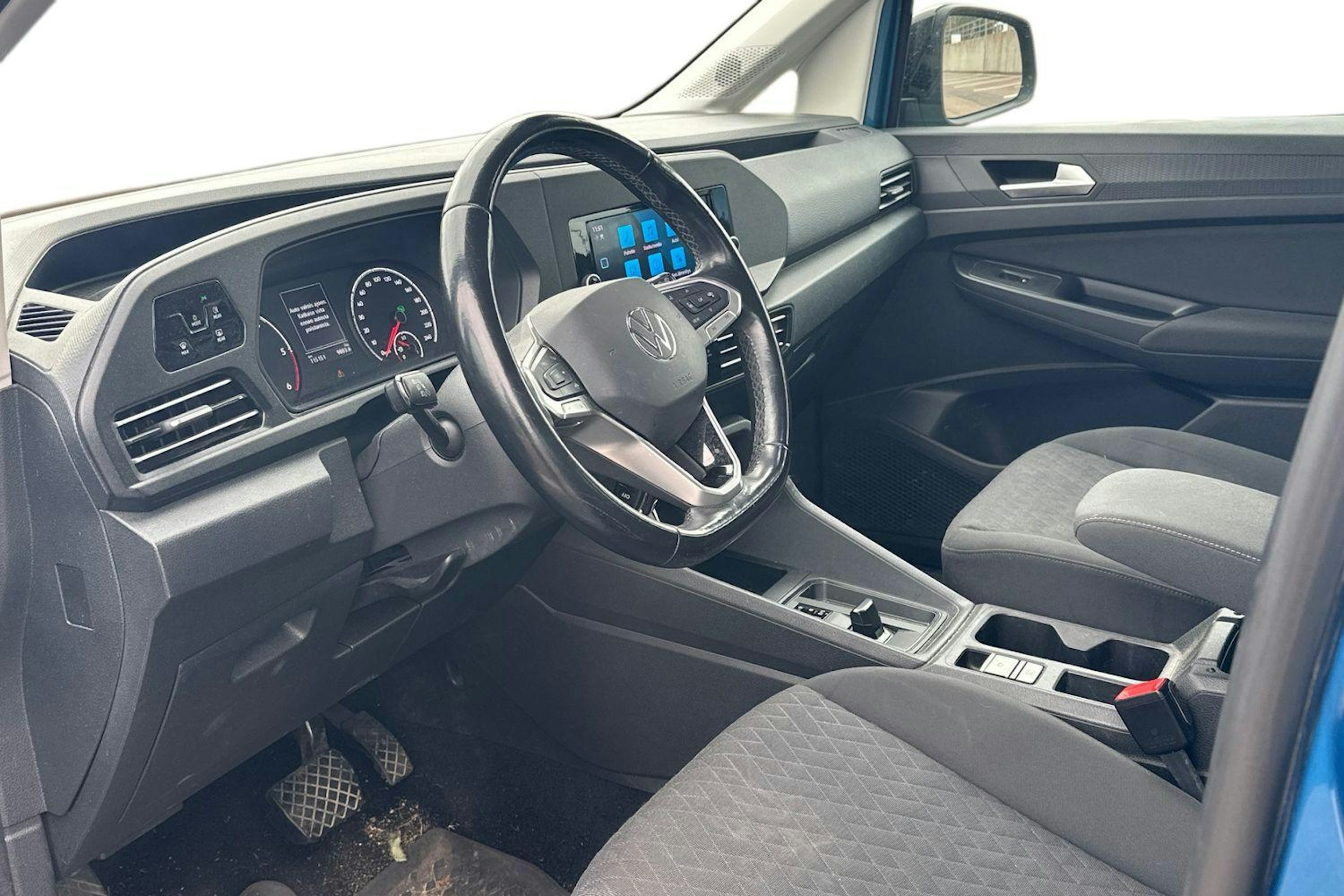 sininen Volkswagen Caddy 2021 kuva 3.