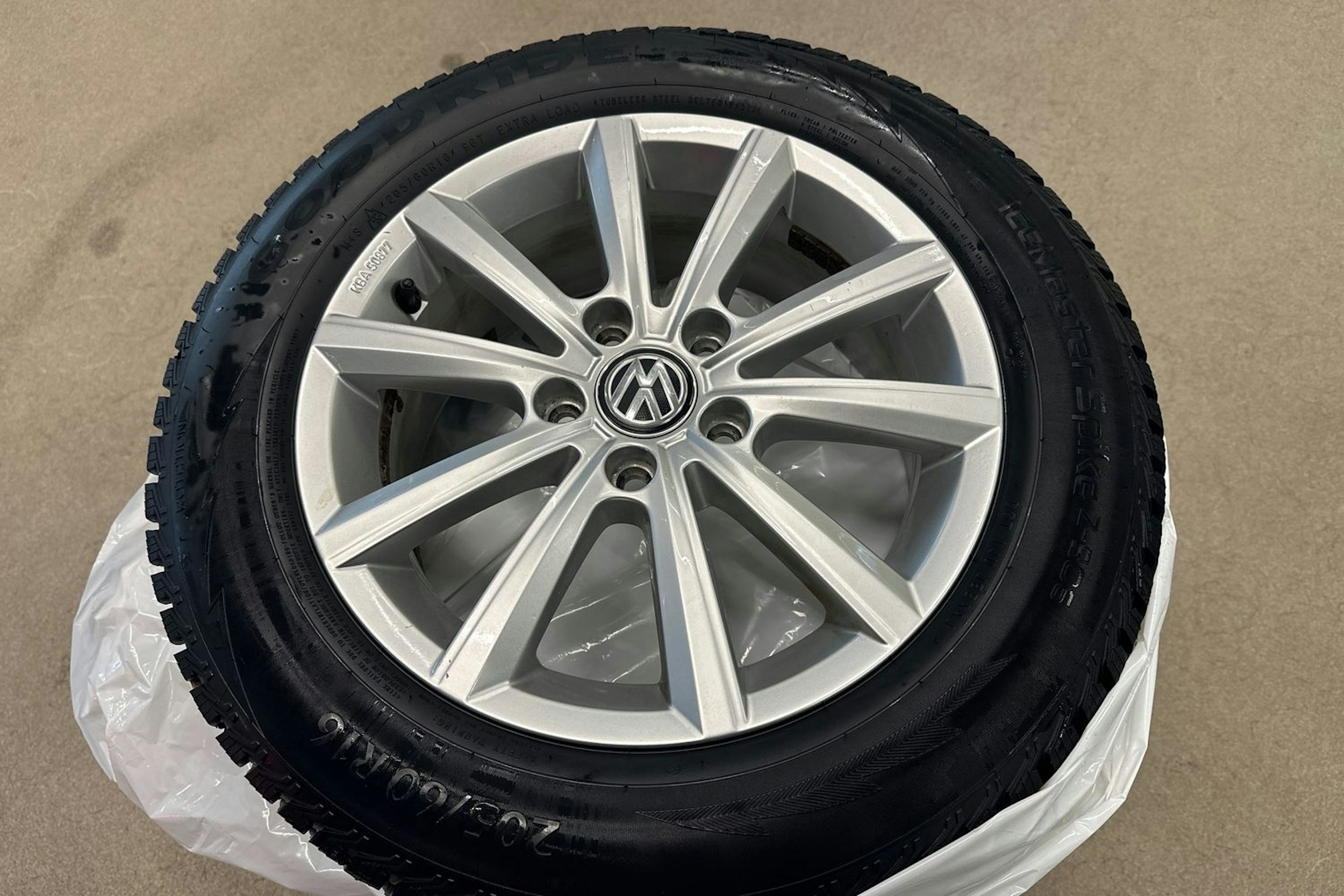 sininen Volkswagen Caddy 2021 kuva 14.