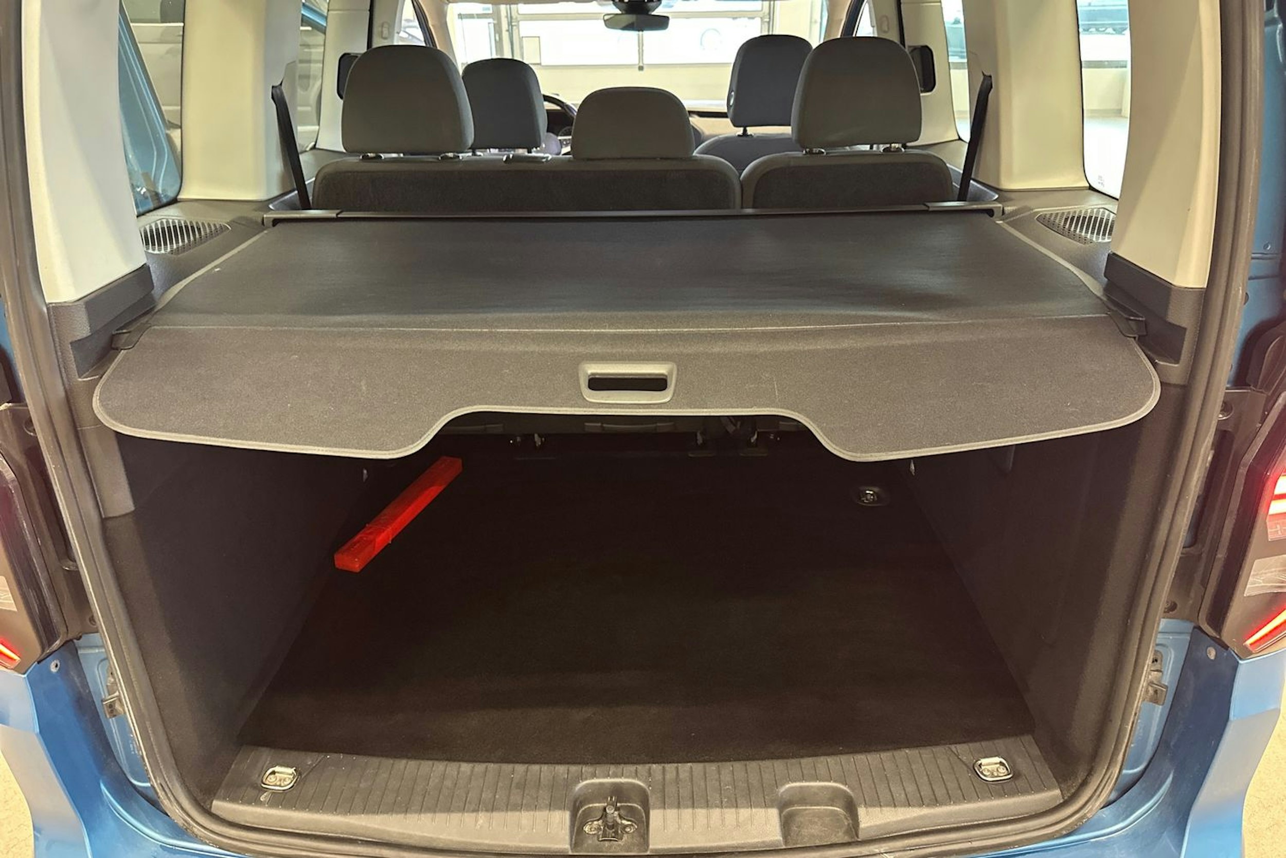 sininen Volkswagen Caddy 2021 kuva 16.