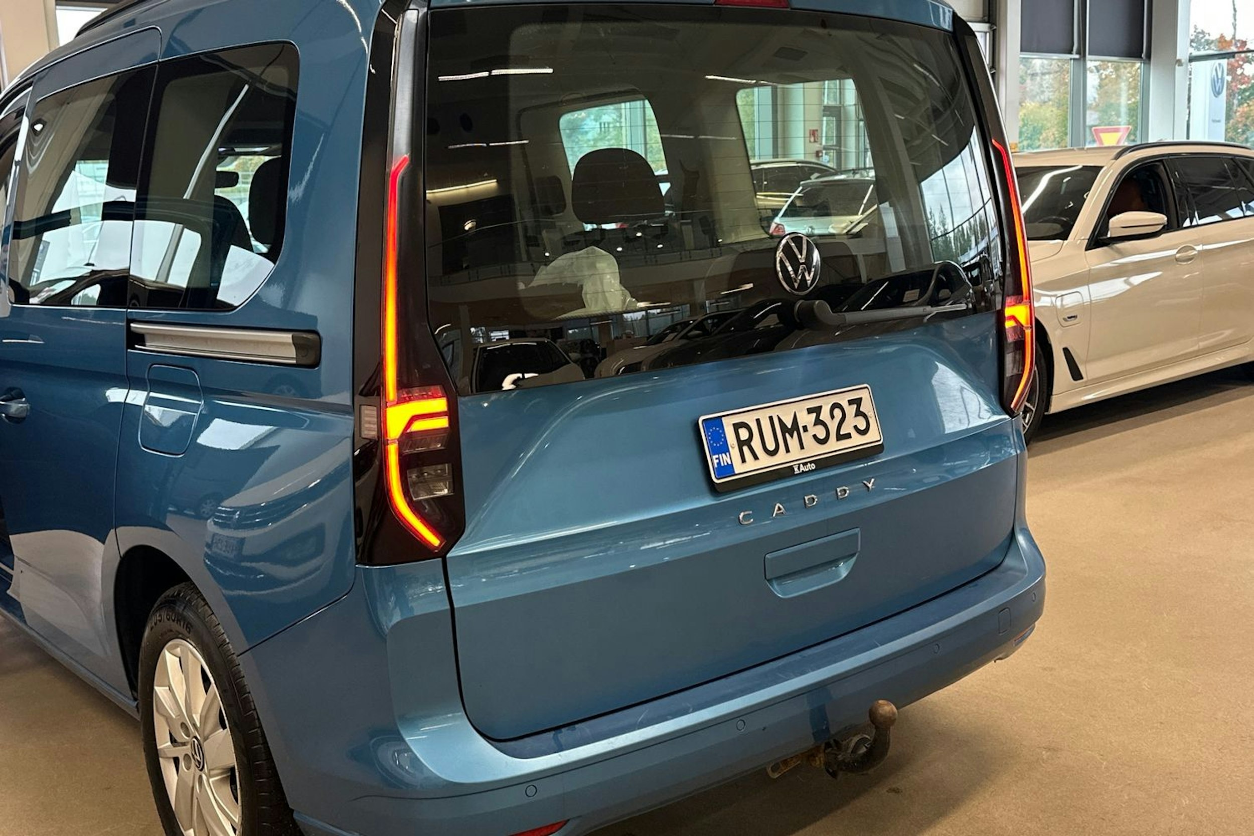 sininen Volkswagen Caddy 2021 kuva 21.