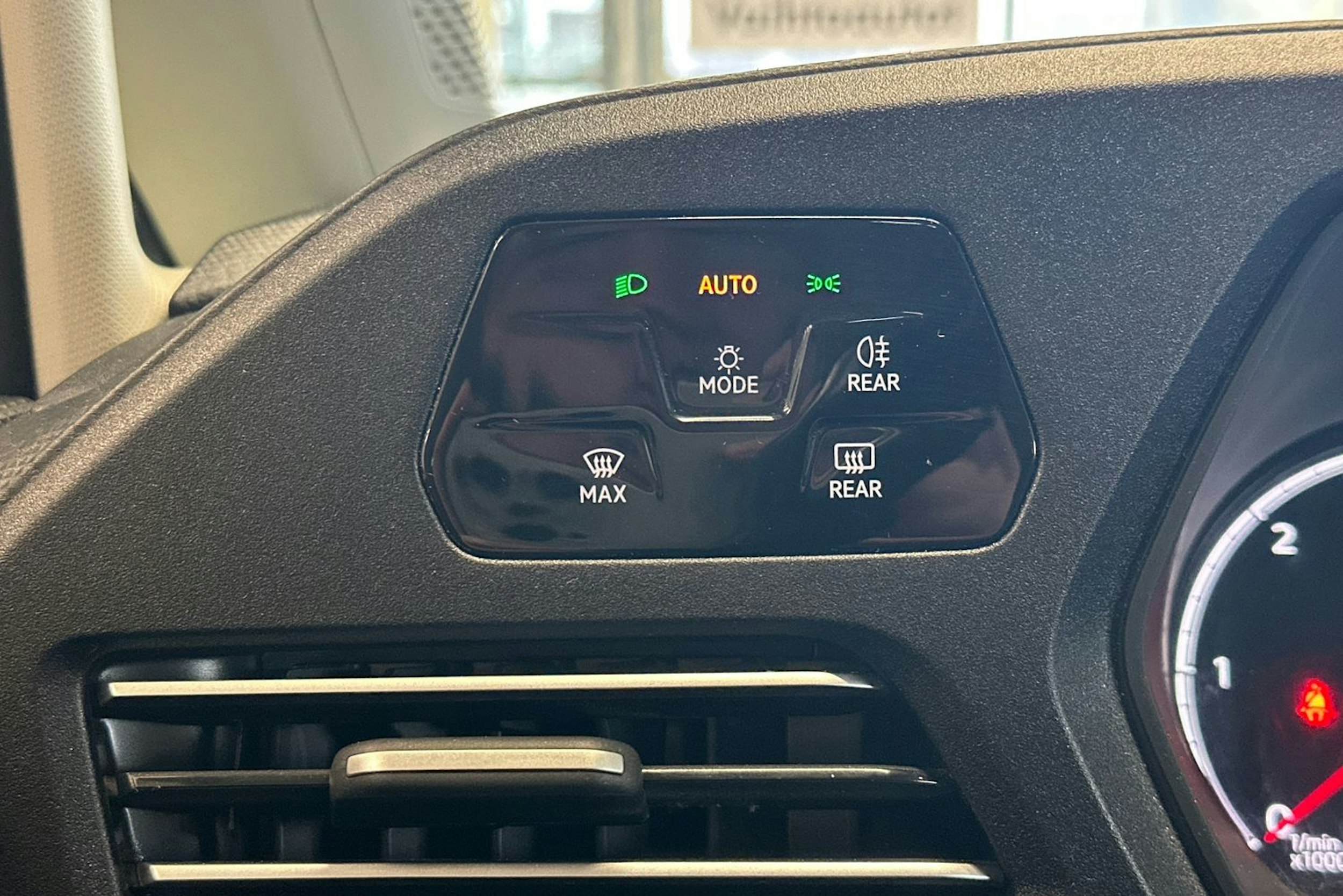 sininen Volkswagen Caddy 2021 kuva 24.