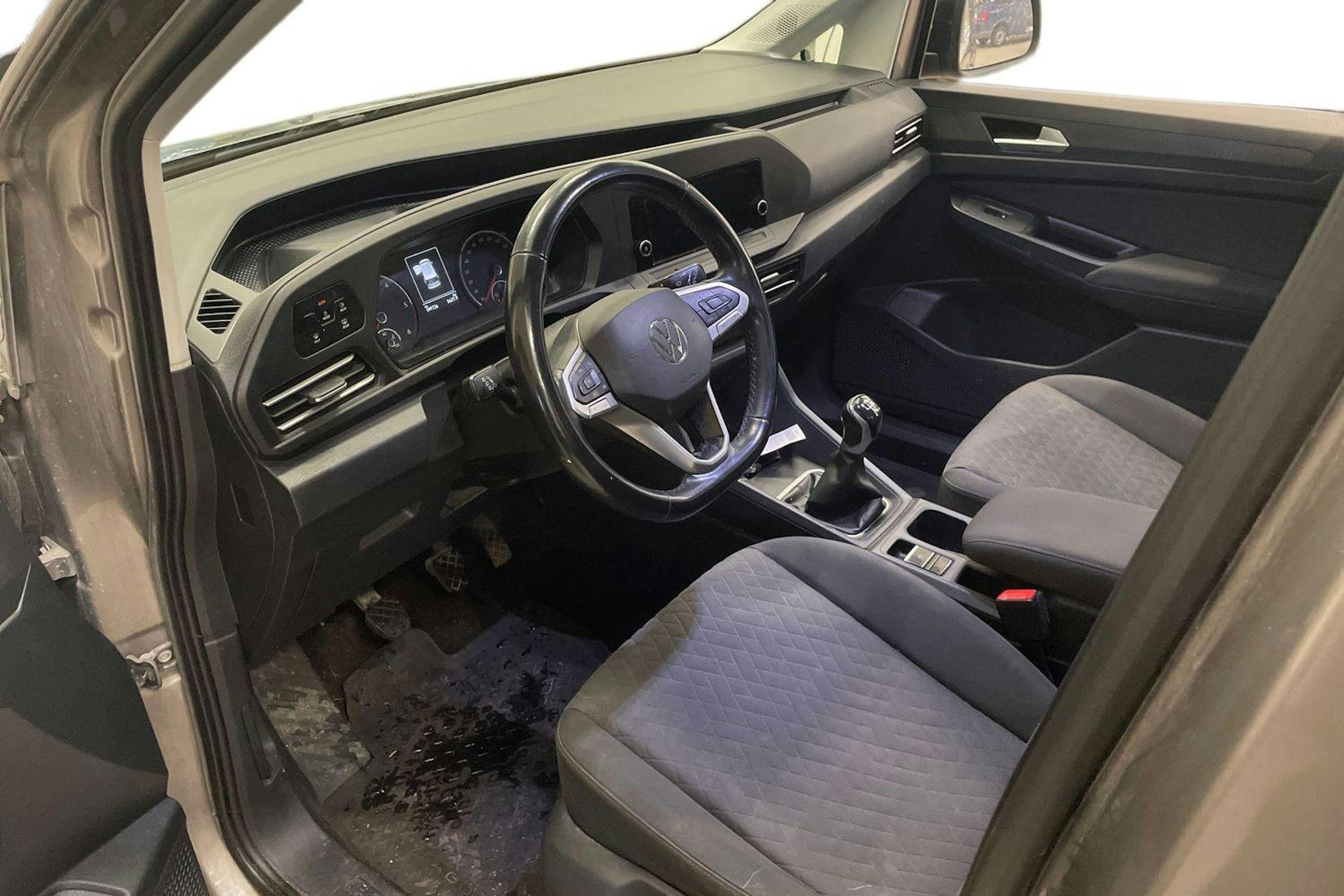 ruskea (beige) Volkswagen Caddy 2021 kuva 3.