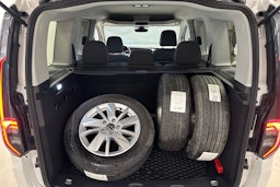 valkoinen Volkswagen Caddy 2021 kuva 15.