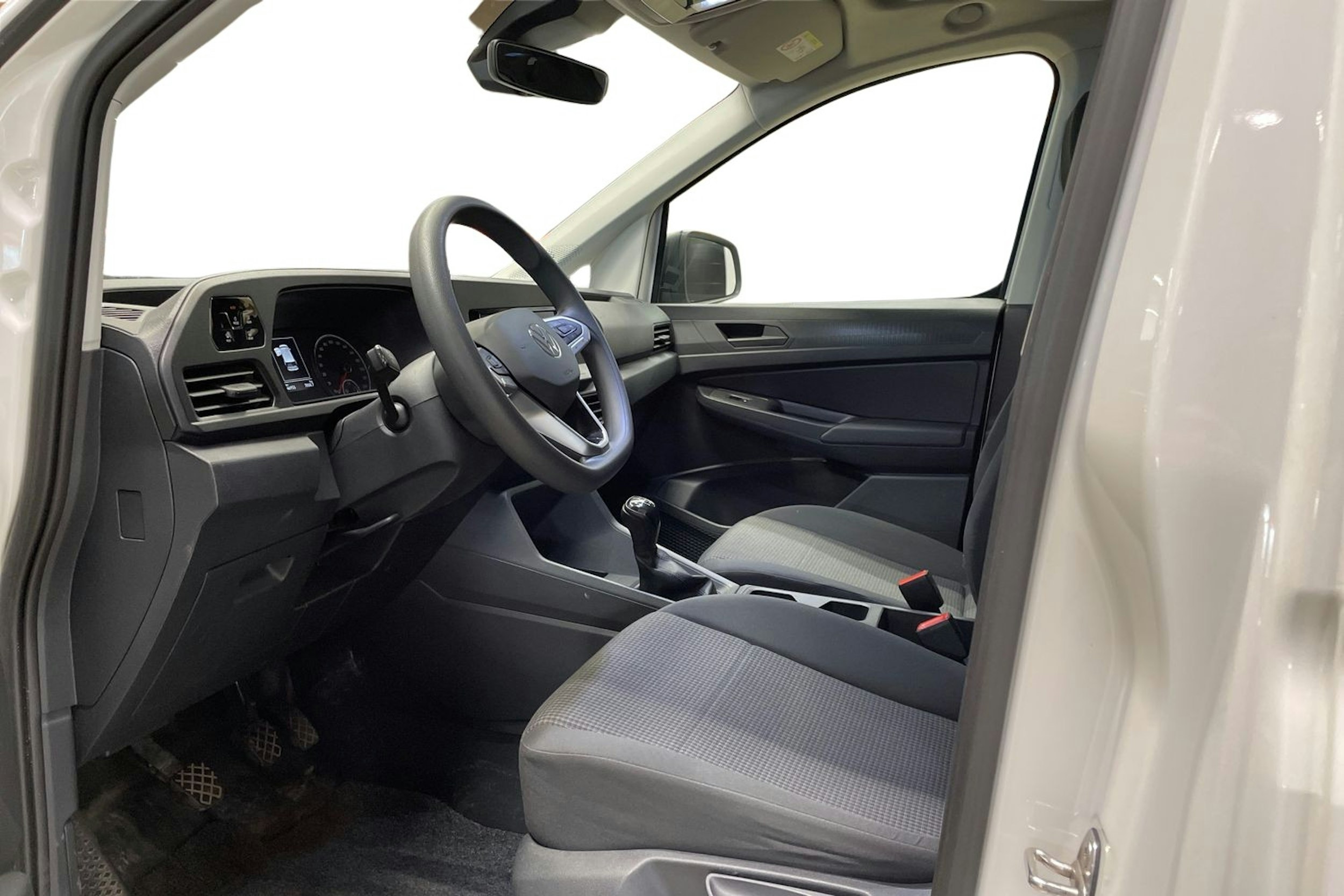 valkoinen Volkswagen Caddy 2022 kuva 7.