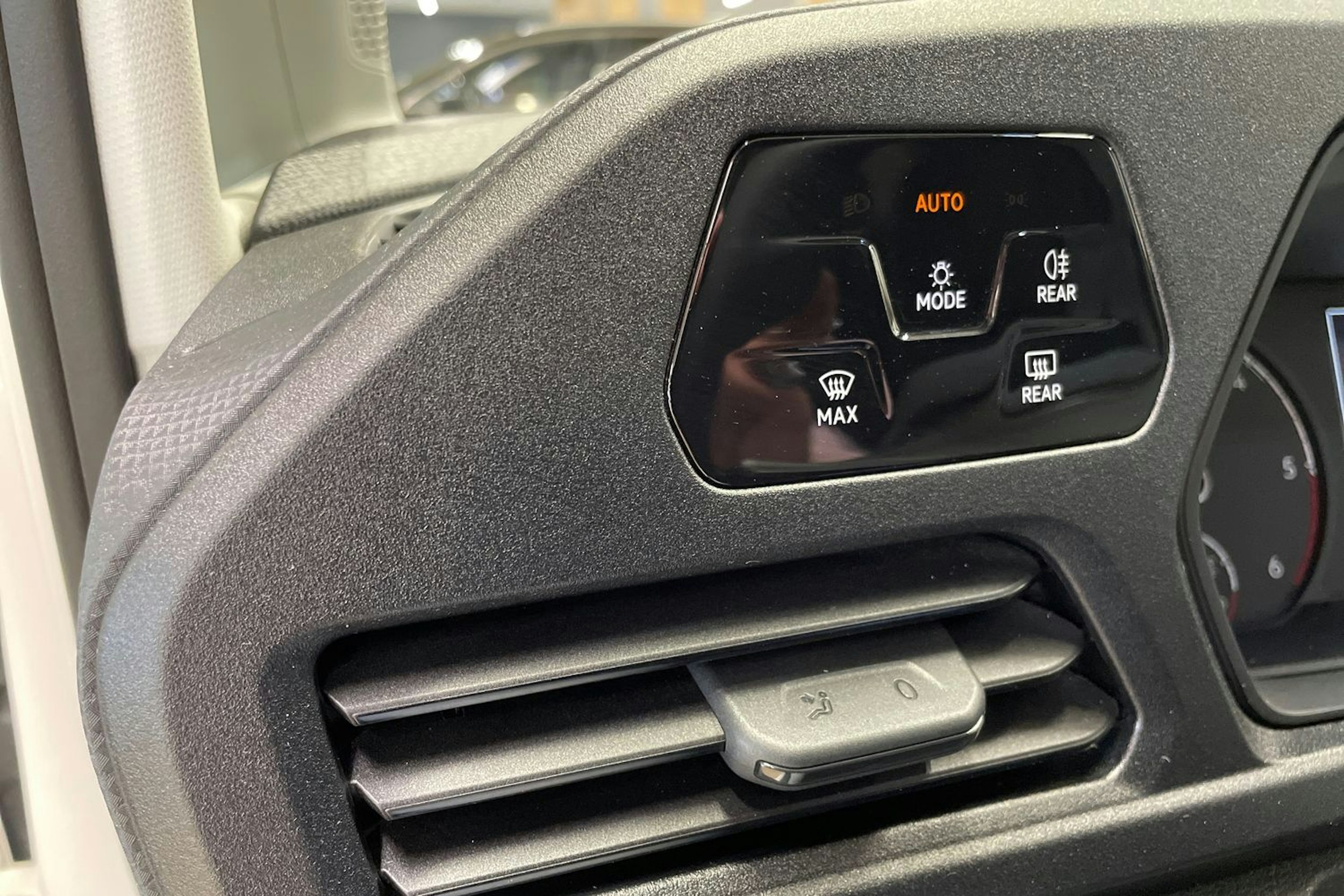 valkoinen Volkswagen Caddy 2022 kuva 24.