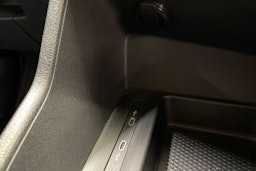valkoinen Volkswagen Caddy 2022 kuva 29.