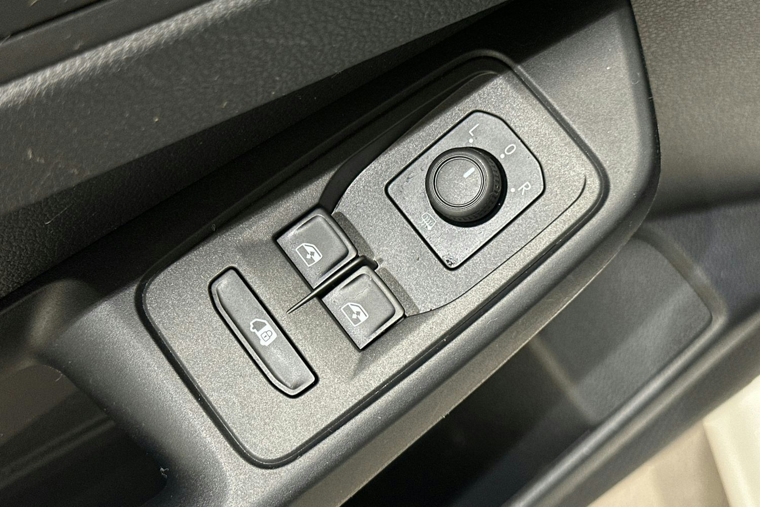 valkoinen Volkswagen Caddy 2022 kuva 13.