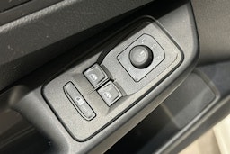 valkoinen Volkswagen Caddy 2022 kuva 13.