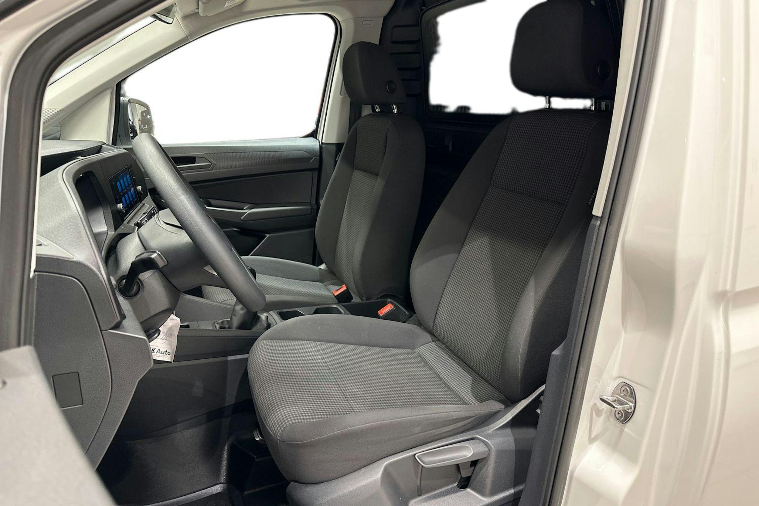 valkoinen Volkswagen Caddy 2022 kuva 11.