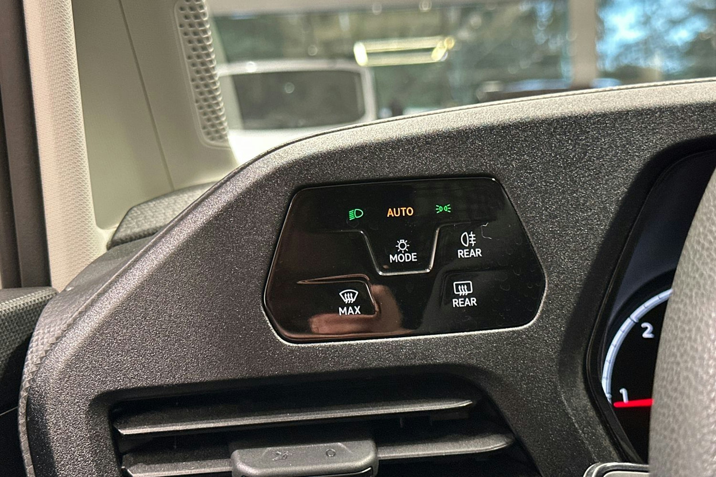 valkoinen Volkswagen Caddy 2022 kuva 15.