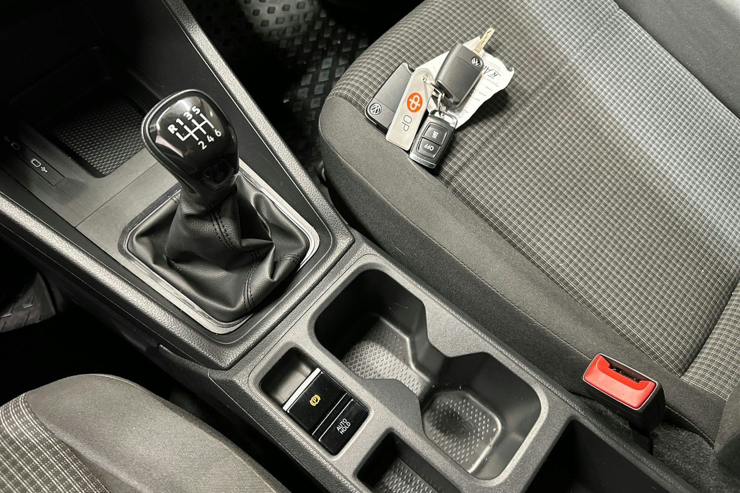 valkoinen Volkswagen Caddy 2022 kuva 22.