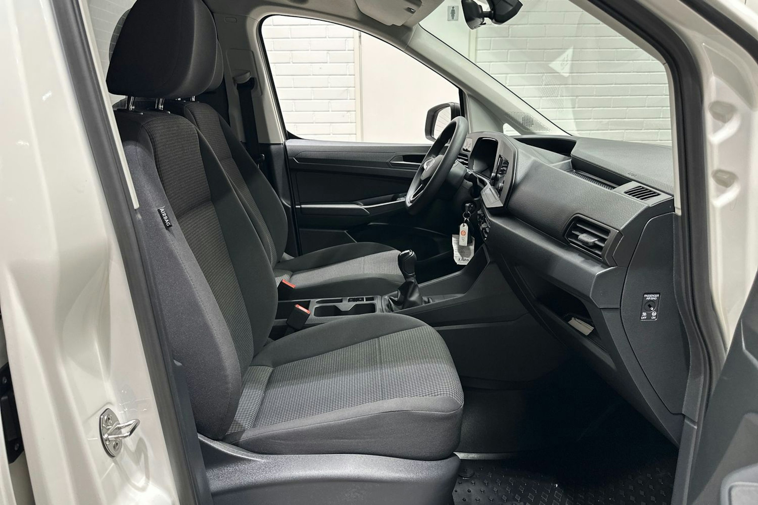 valkoinen Volkswagen Caddy 2022 kuva 23.
