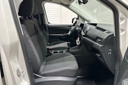 valkoinen Volkswagen Caddy 2022 kuva 23.