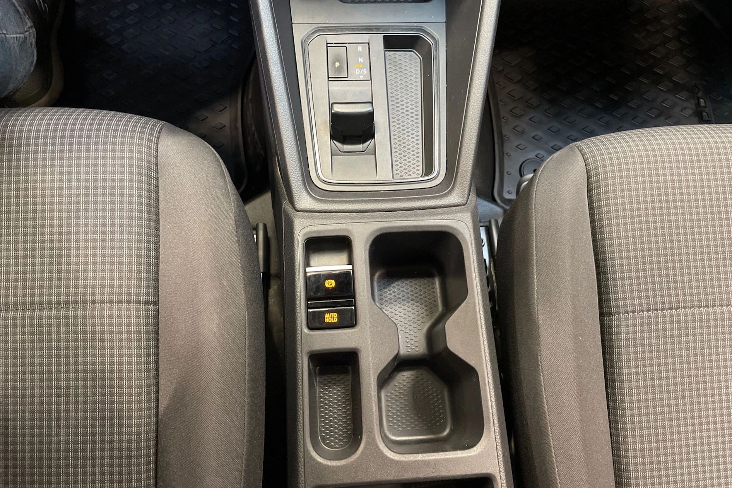 valkoinen Volkswagen Caddy 2022 kuva 28.