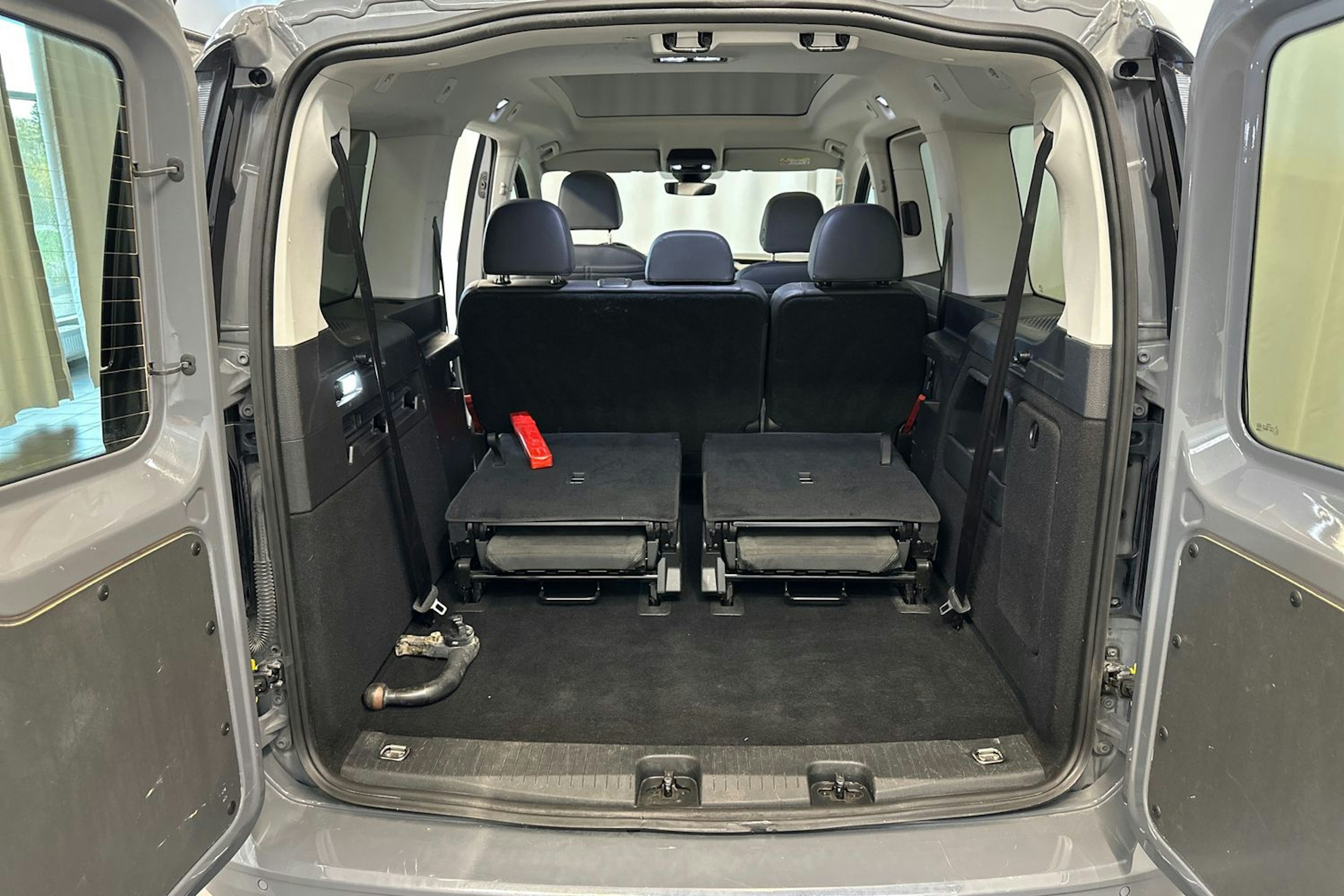 harmaa Volkswagen Caddy 2022 kuva 14.