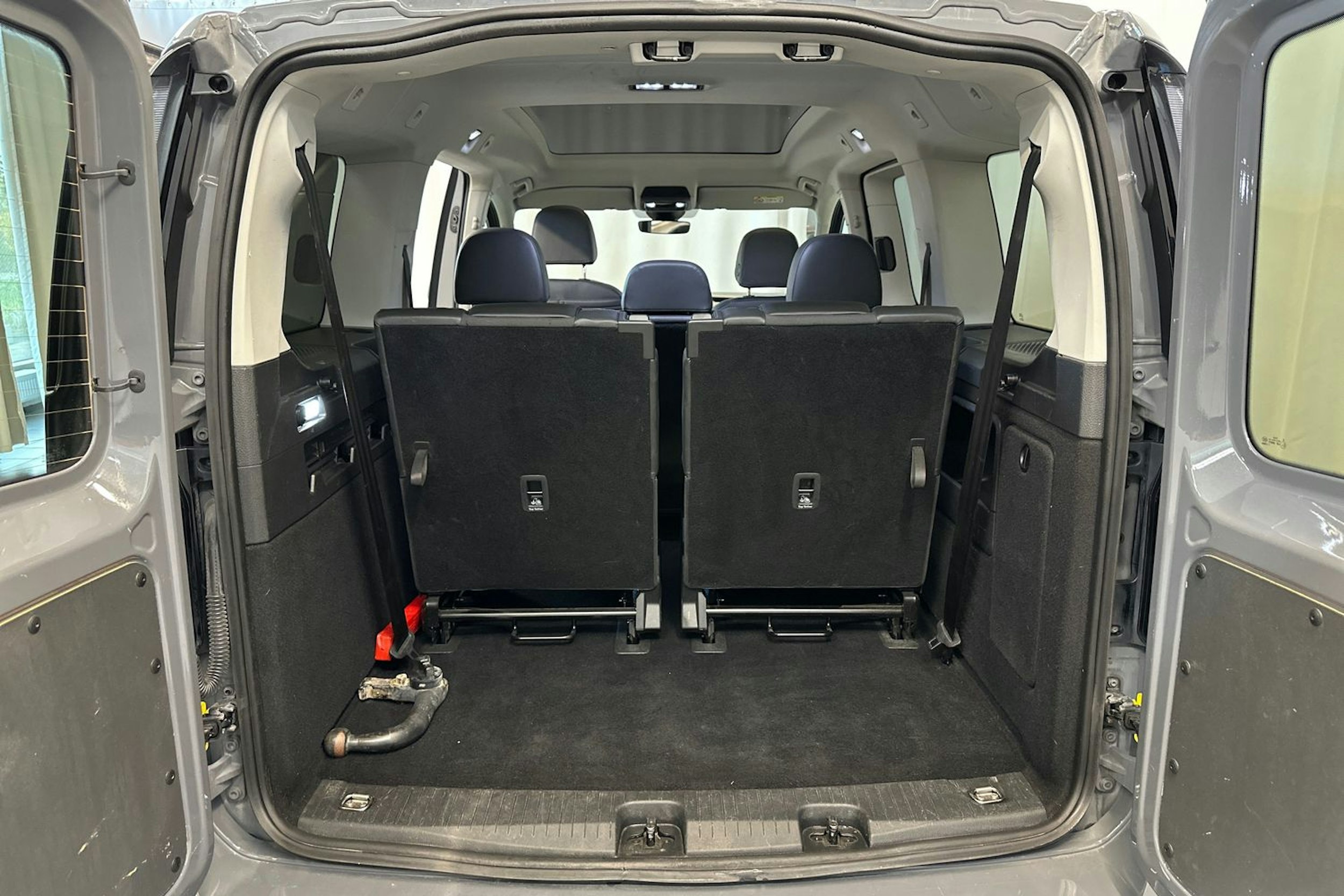 harmaa Volkswagen Caddy 2022 kuva 15.