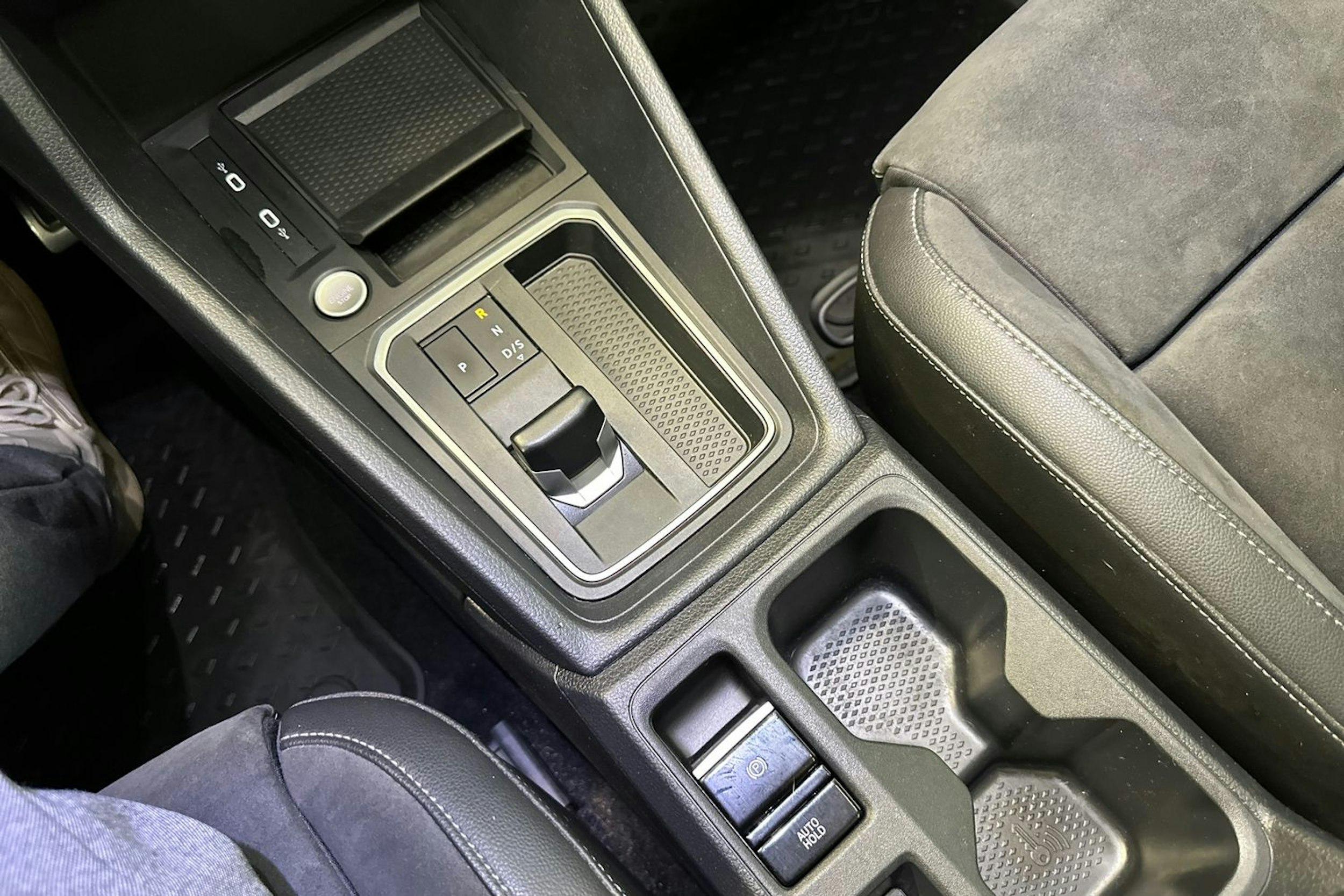 harmaa Volkswagen Caddy 2022 kuva 25.