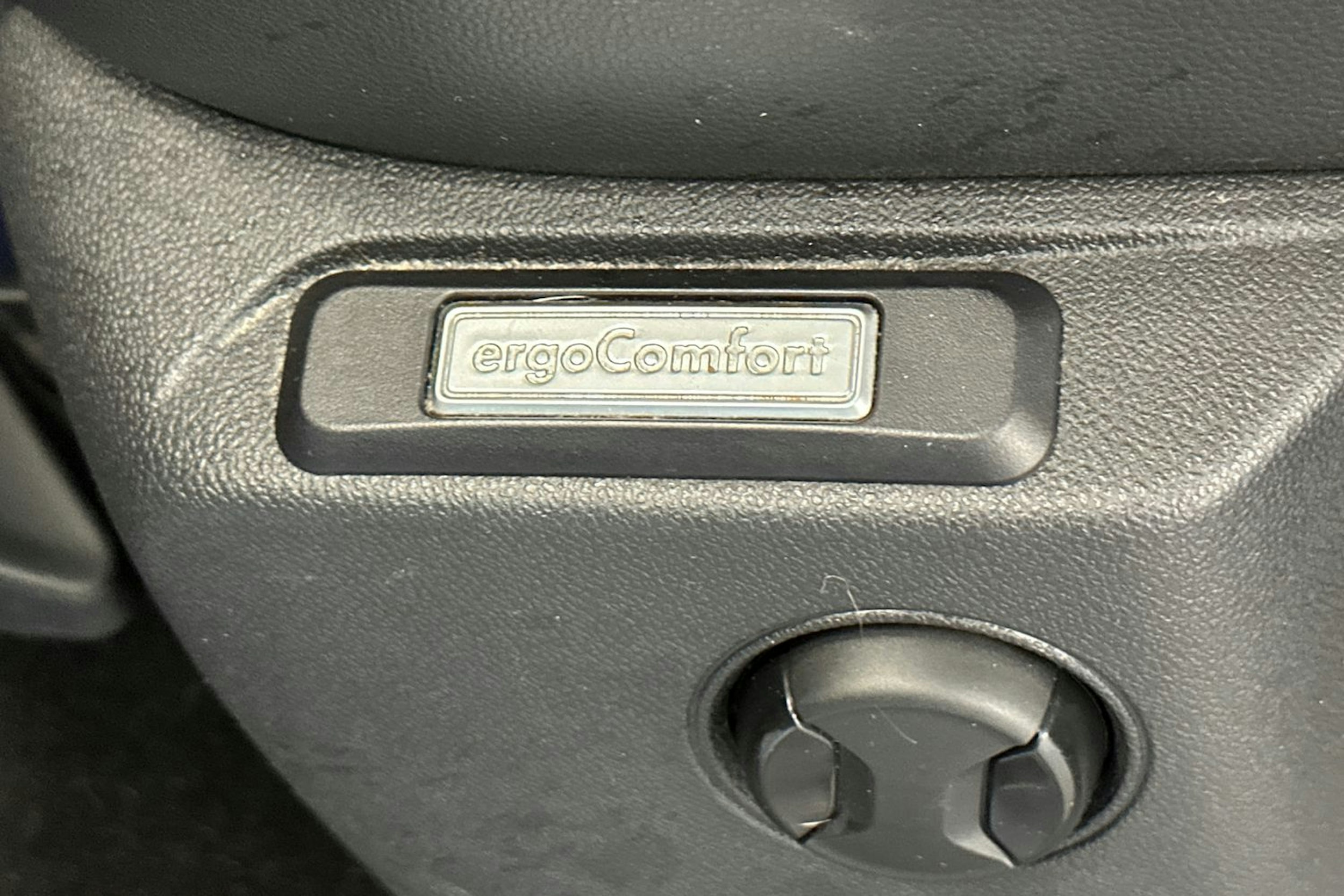 harmaa Volkswagen Caddy 2022 kuva 27.