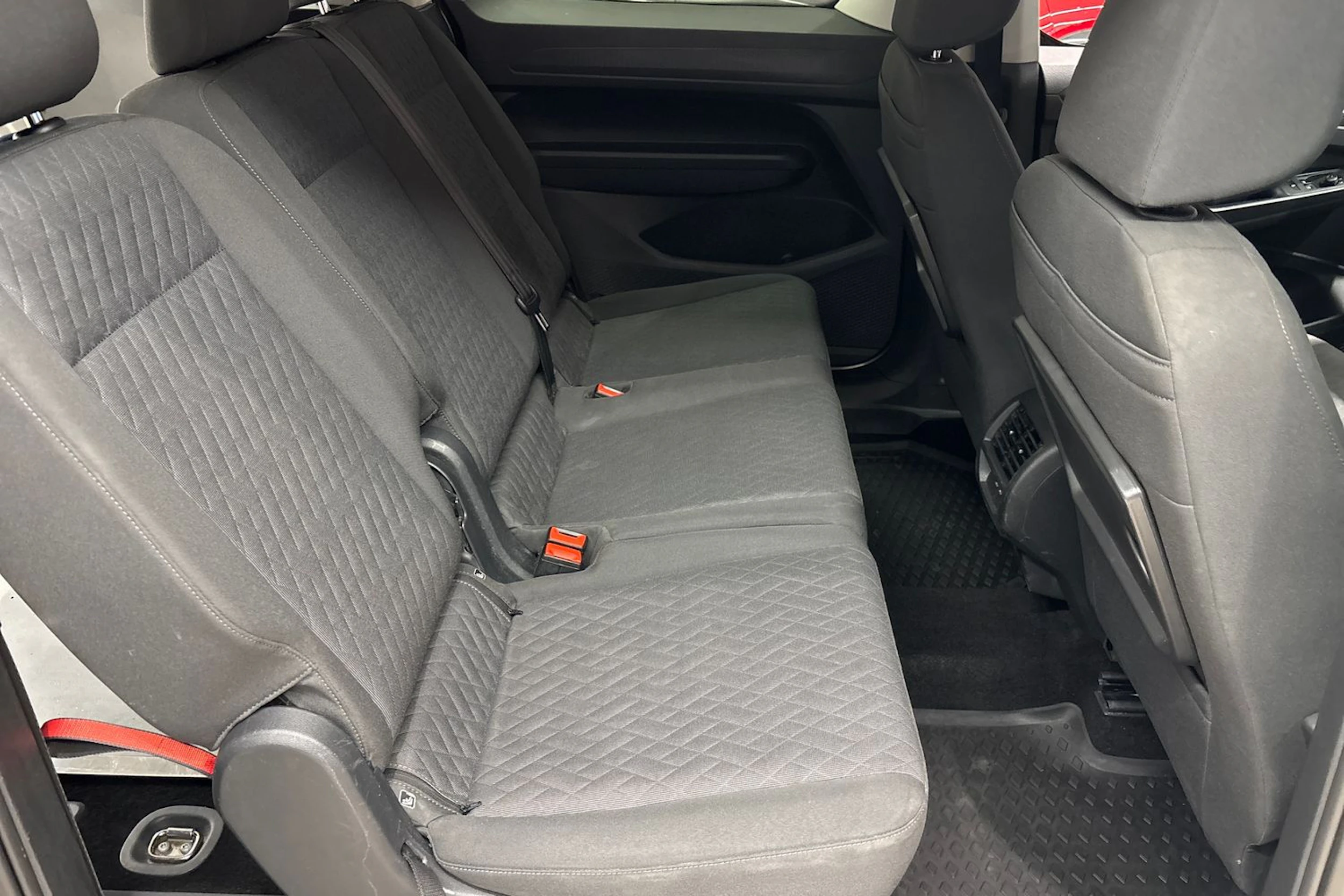 Valkoinen Volkswagen Caddy Maxi 2022 kuva 61.