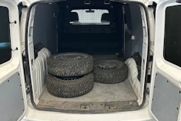 valkoinen Volkswagen Caddy 2022 kuva 13.