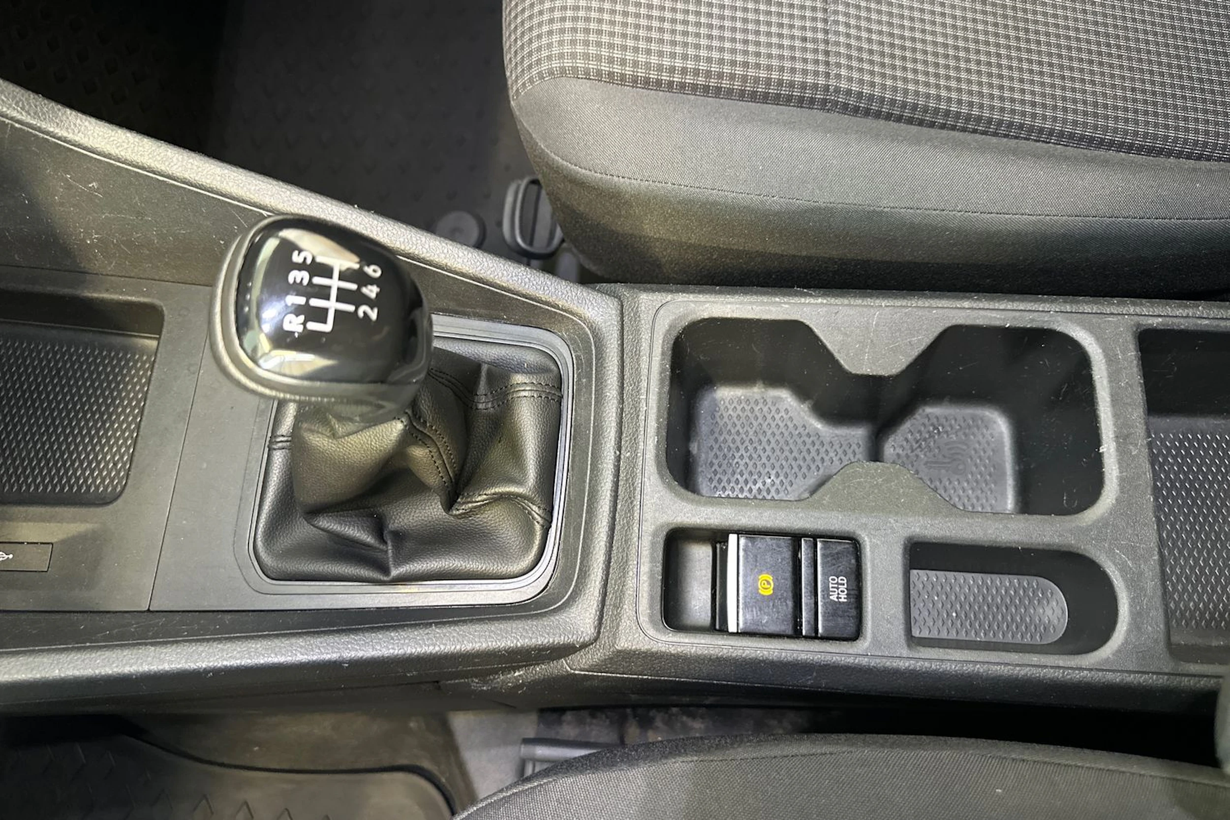 valkoinen Volkswagen Caddy 2022 kuva 19.