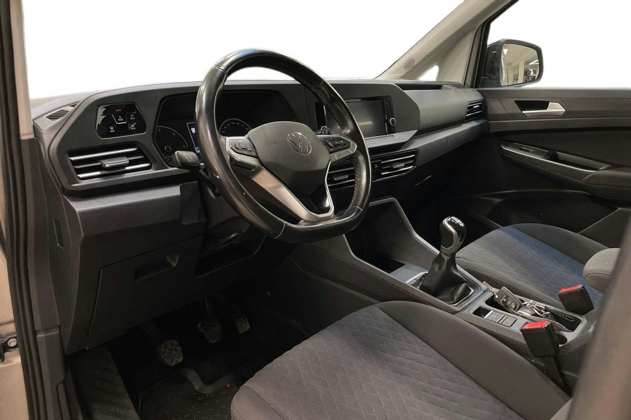 ruskea (beige) Volkswagen Caddy Maxi 2022 kuva 8.