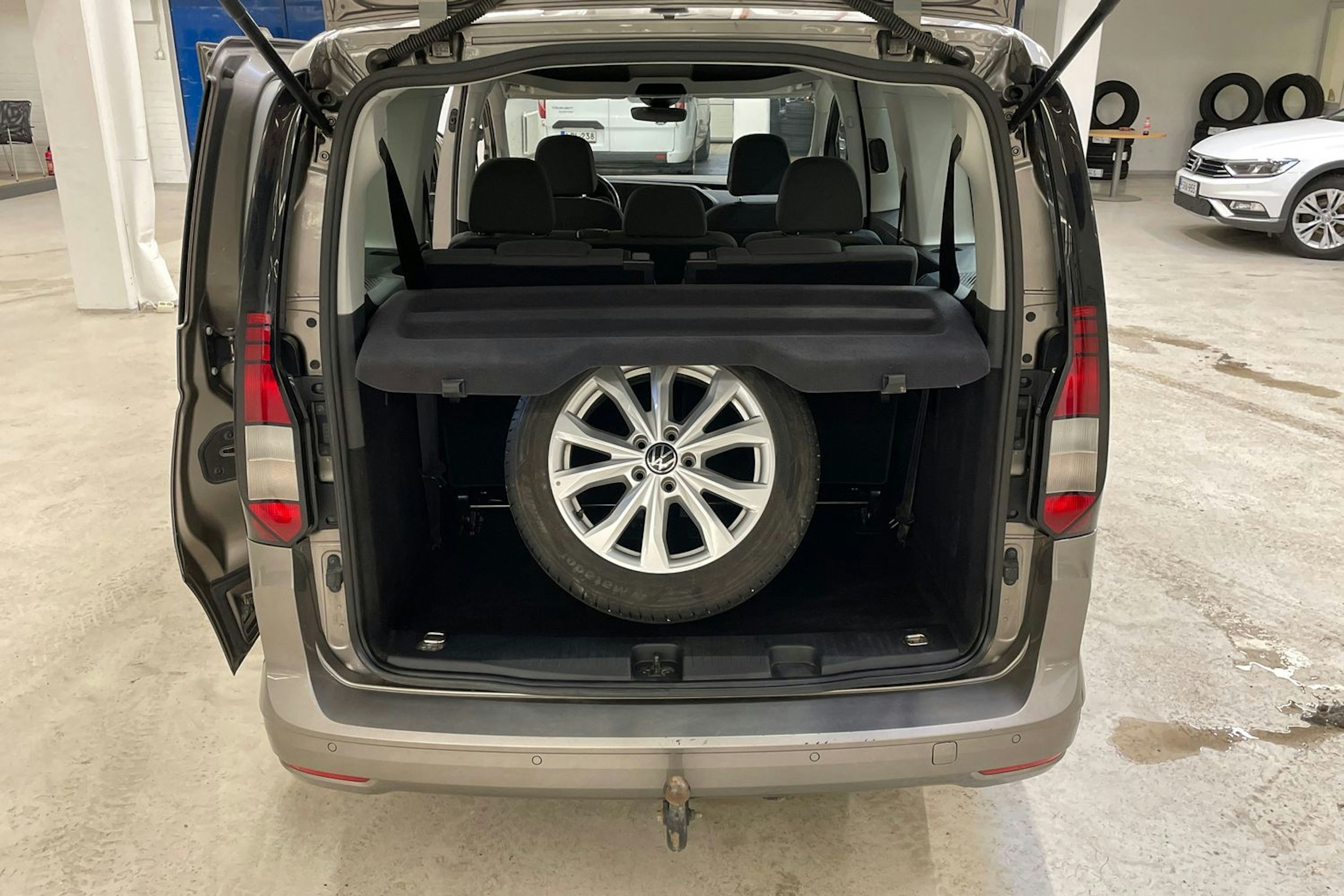 ruskea (beige) Volkswagen Caddy Maxi 2022 kuva 15.