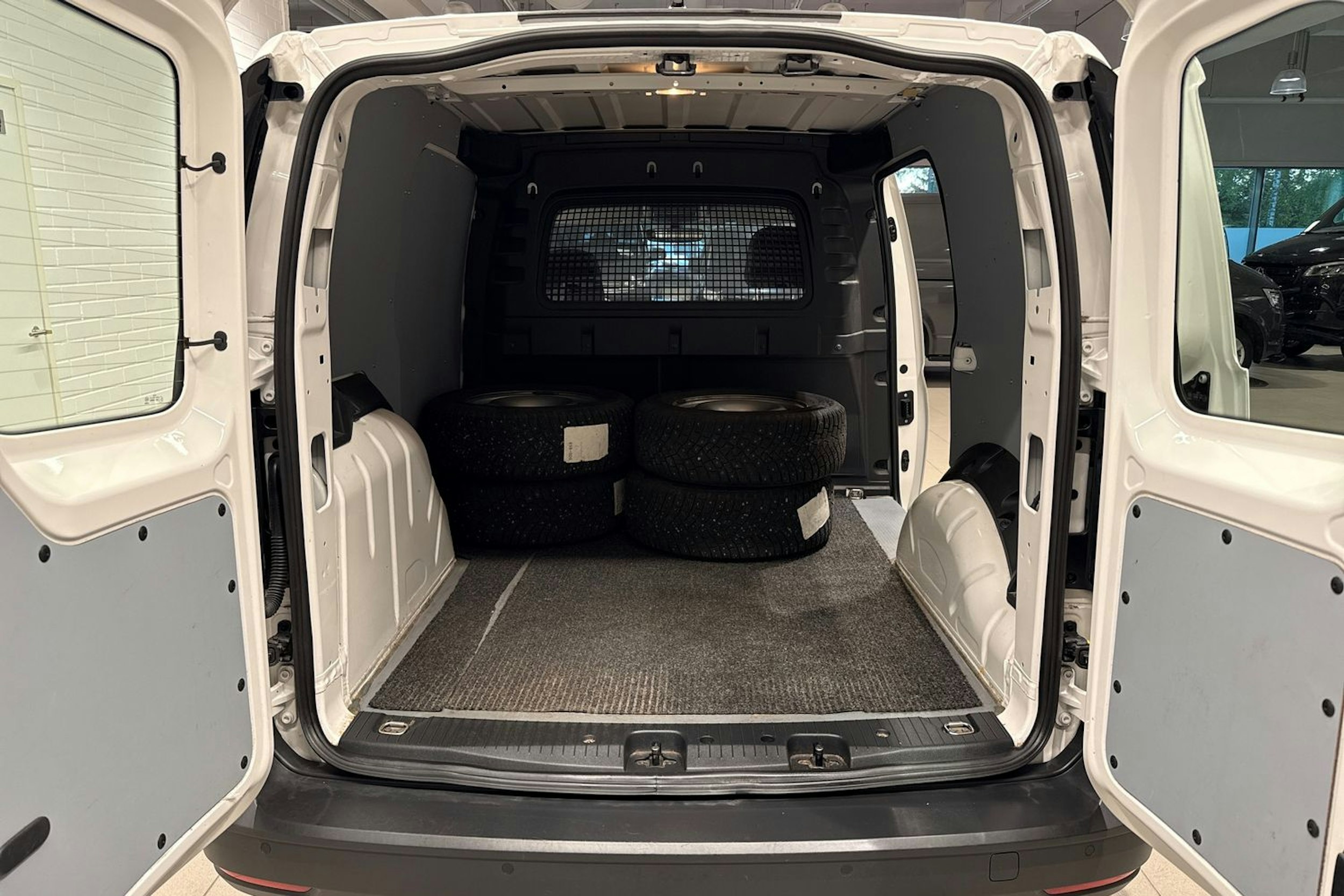 Valkoinen Volkswagen CADDY 2022 kuva 23.