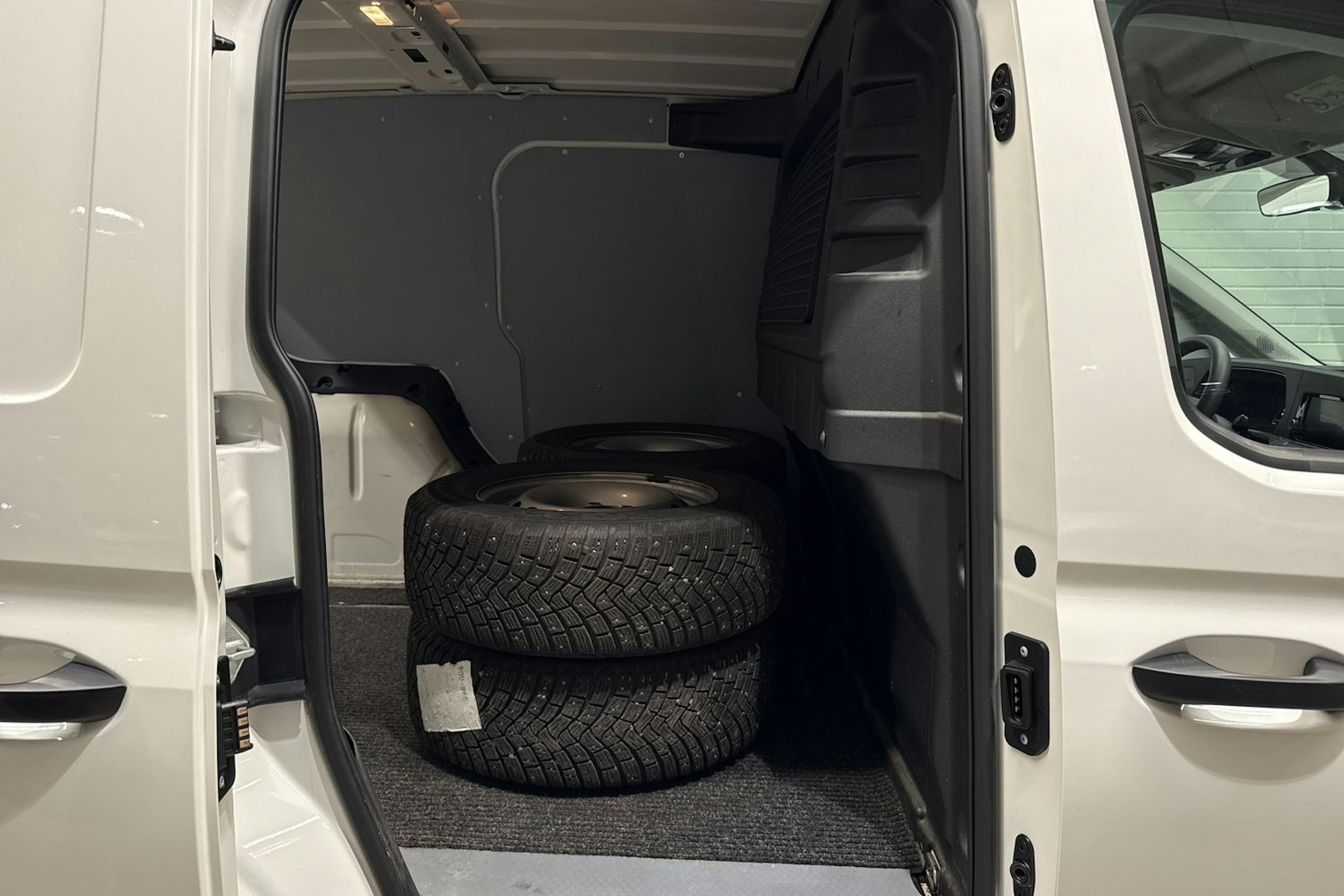Valkoinen Volkswagen CADDY 2022 kuva 25.