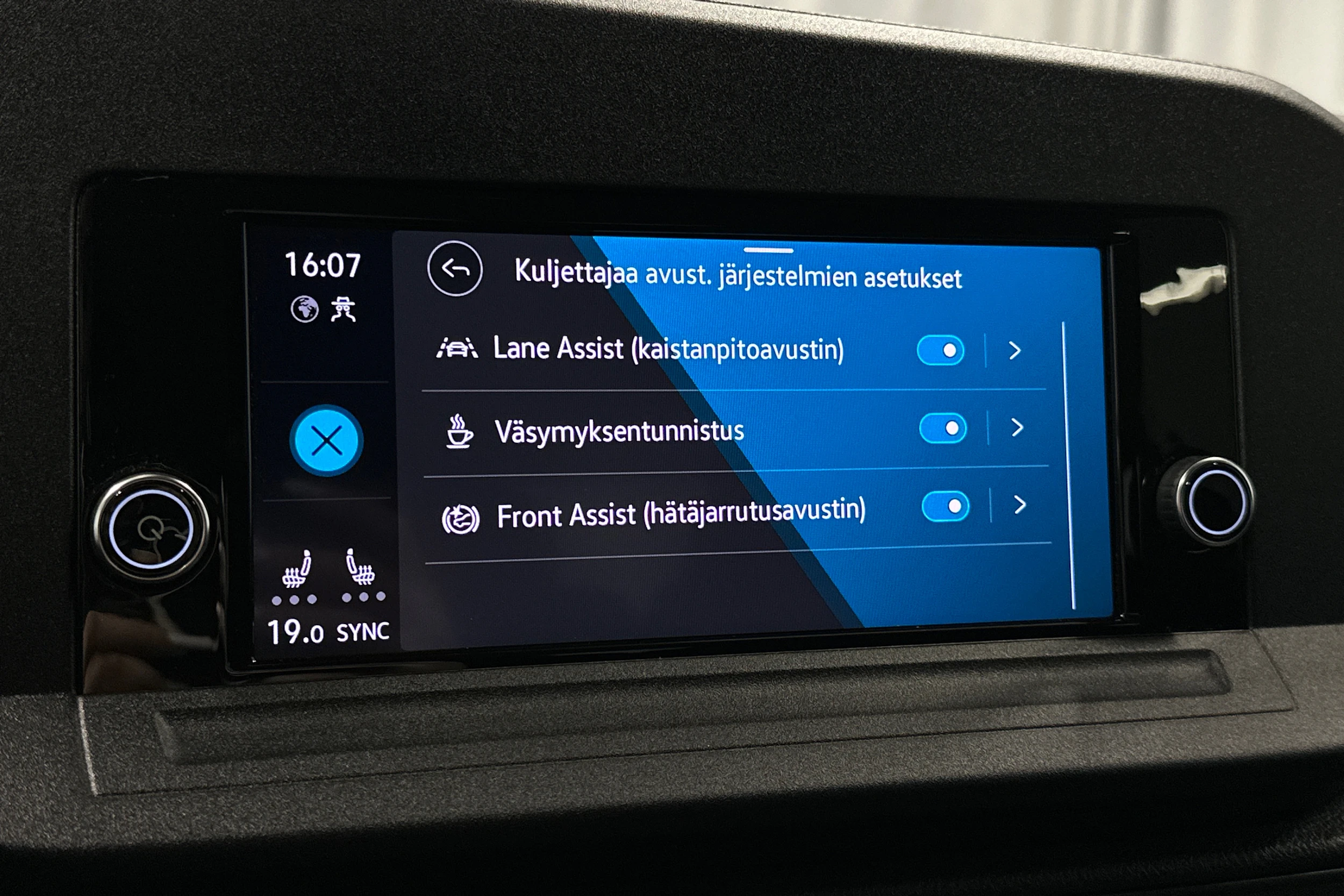 musta Volkswagen Caddy 2022 kuva 25.