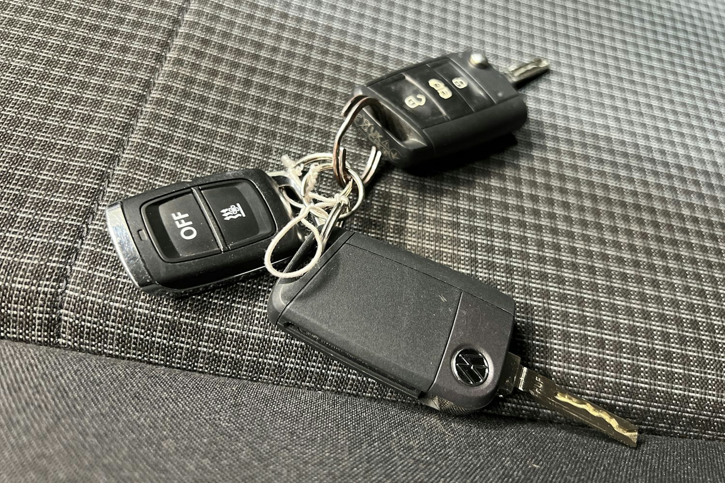 Valkoinen Volkswagen CADDY 2023 kuva 18.