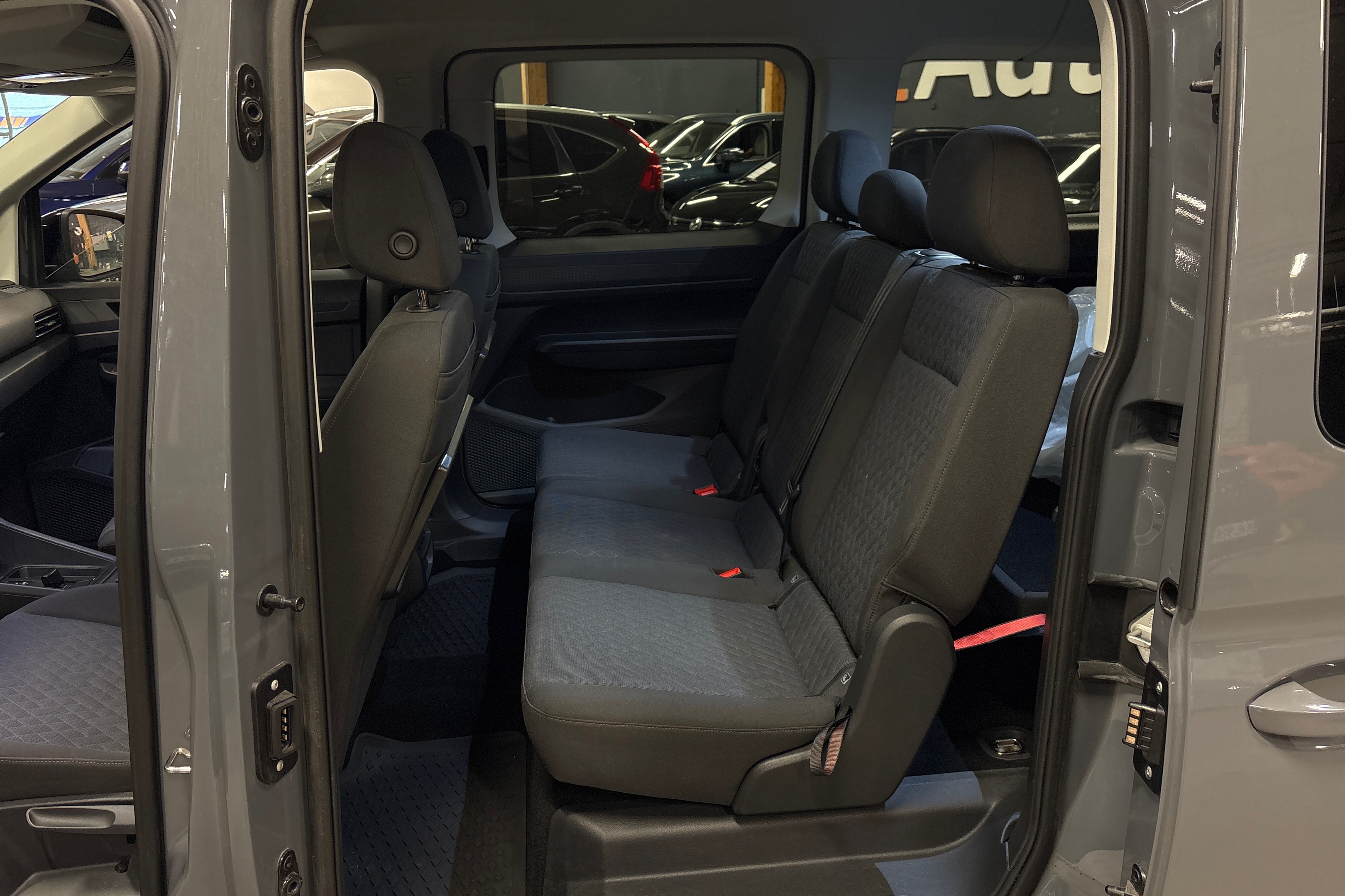 Volkswagen Caddy Life 1,5 TSI 84kW DSG 2023, kuva 4/5