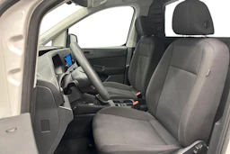 valkoinen Volkswagen Caddy 2023 kuva 8.