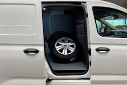 valkoinen Volkswagen Caddy 2023 kuva 26.