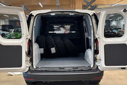 valkoinen Volkswagen Caddy 2023 kuva 27.