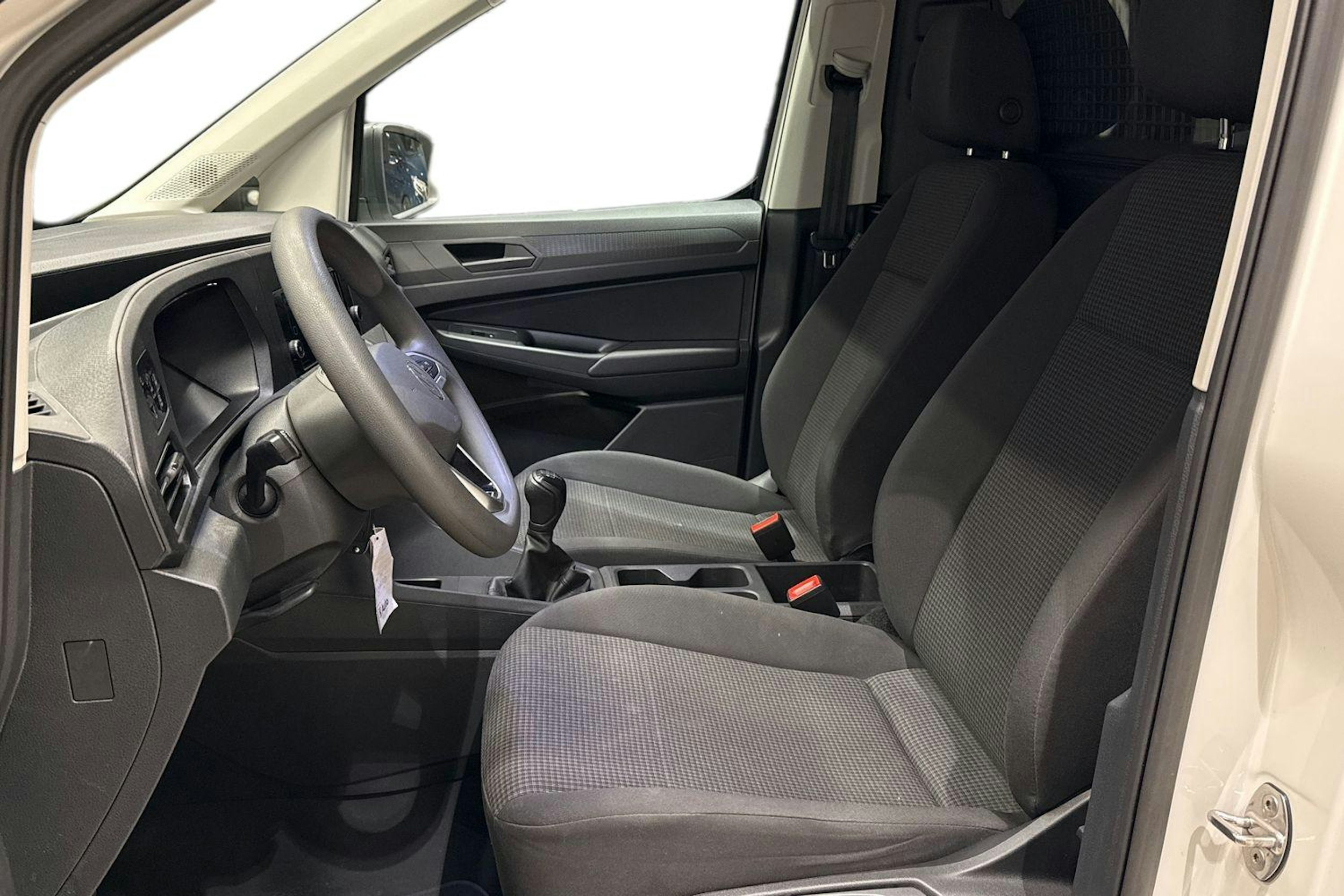 valkoinen Volkswagen Caddy 2023 kuva 11.