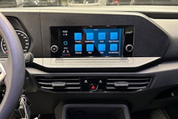 valkoinen Volkswagen Caddy 2023 kuva 18.