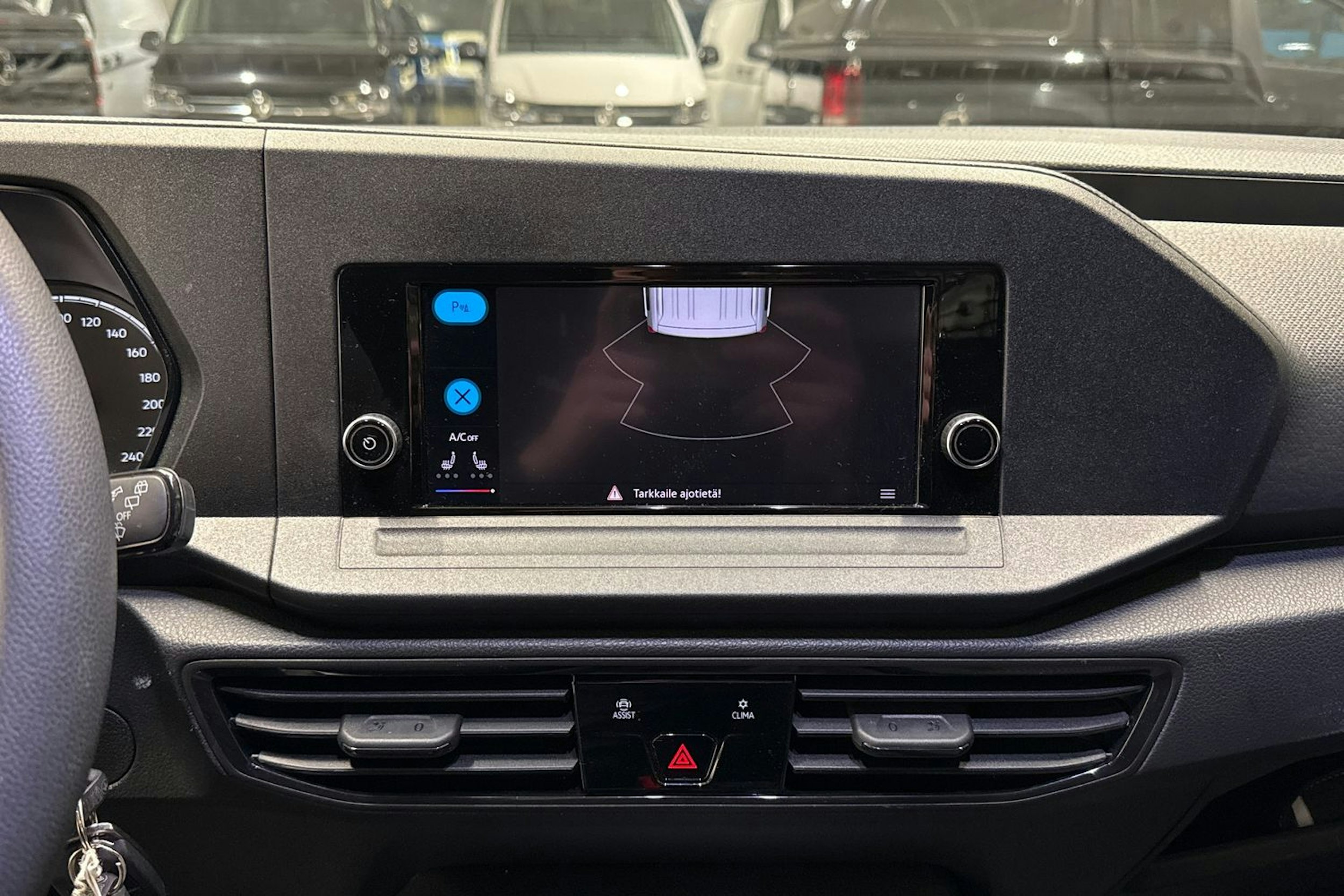 valkoinen Volkswagen Caddy 2023 kuva 19.