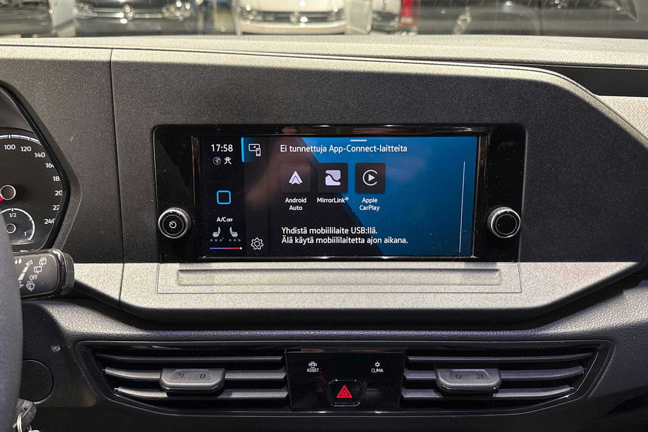 valkoinen Volkswagen Caddy 2023 kuva 21.