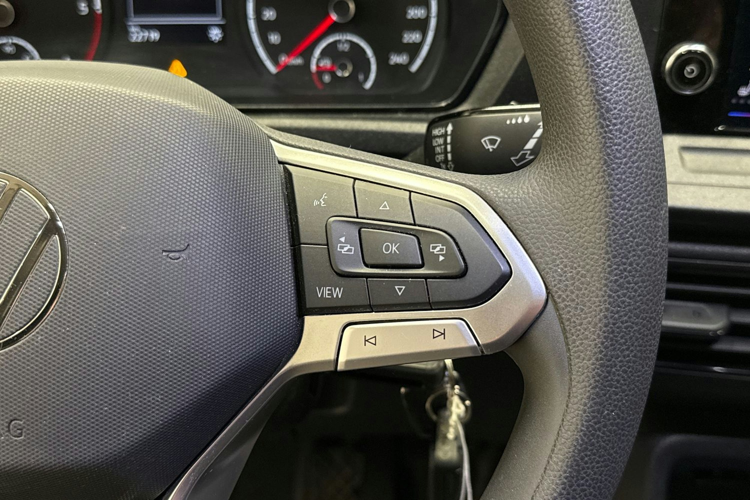 valkoinen Volkswagen Caddy 2023 kuva 24.