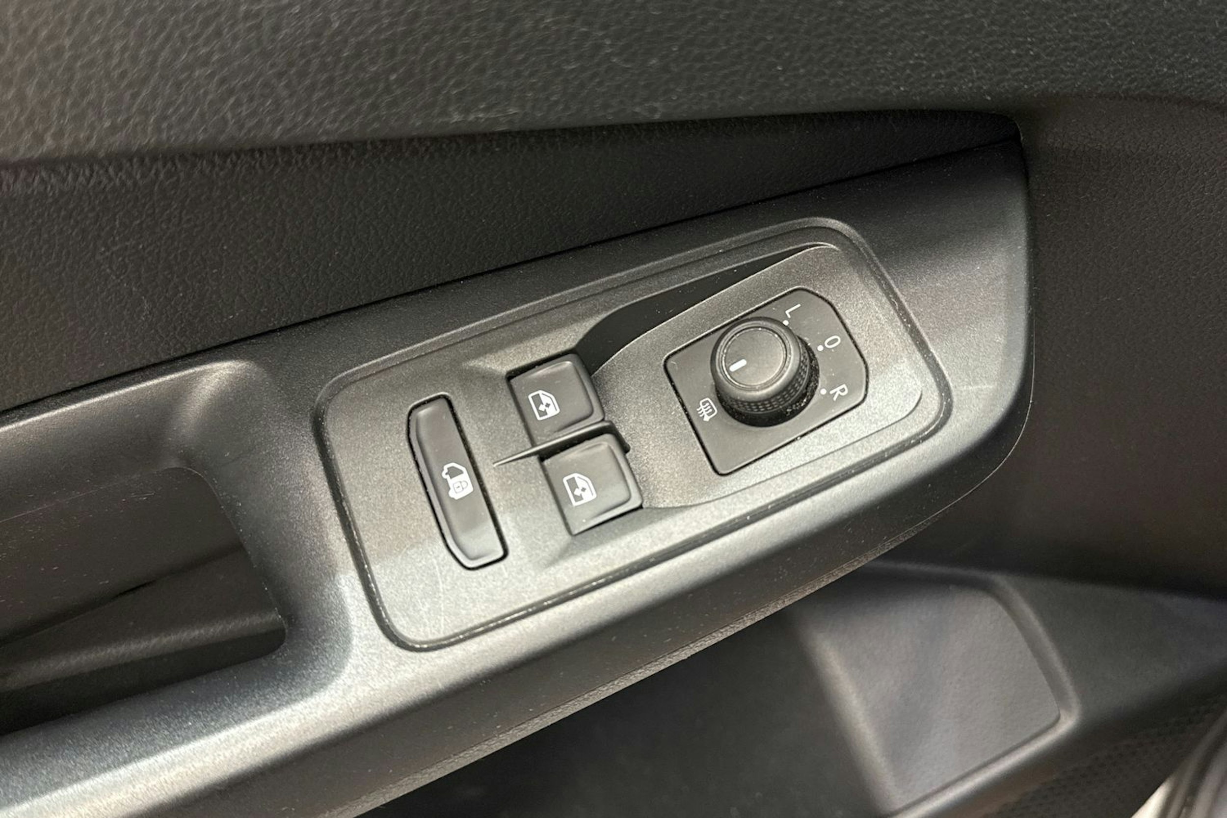 valkoinen Volkswagen Caddy 2023 kuva 26.