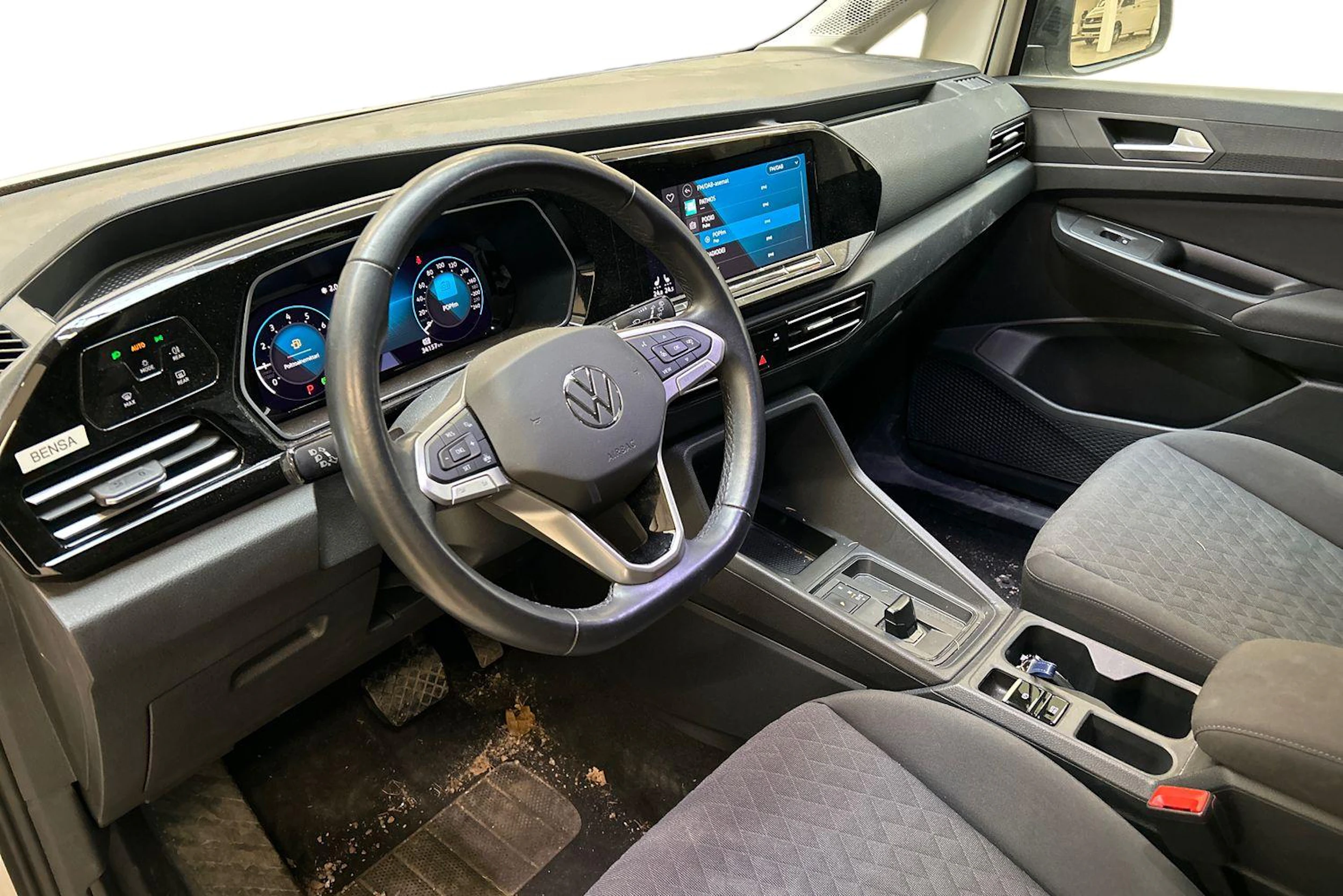 valkoinen Volkswagen Caddy 2023 kuva 3.