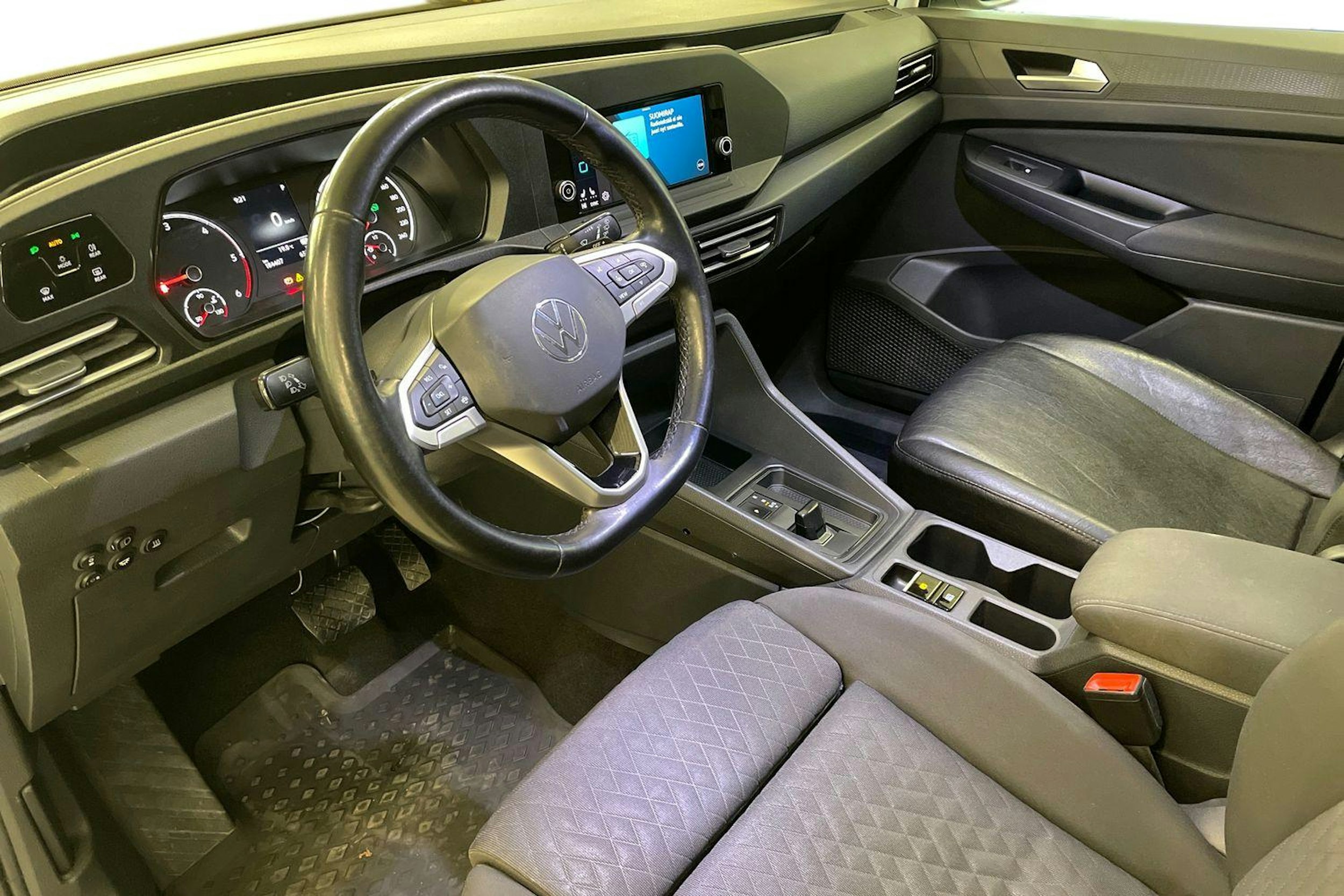 Valkoinen Volkswagen CADDY 2024 kuva 7.