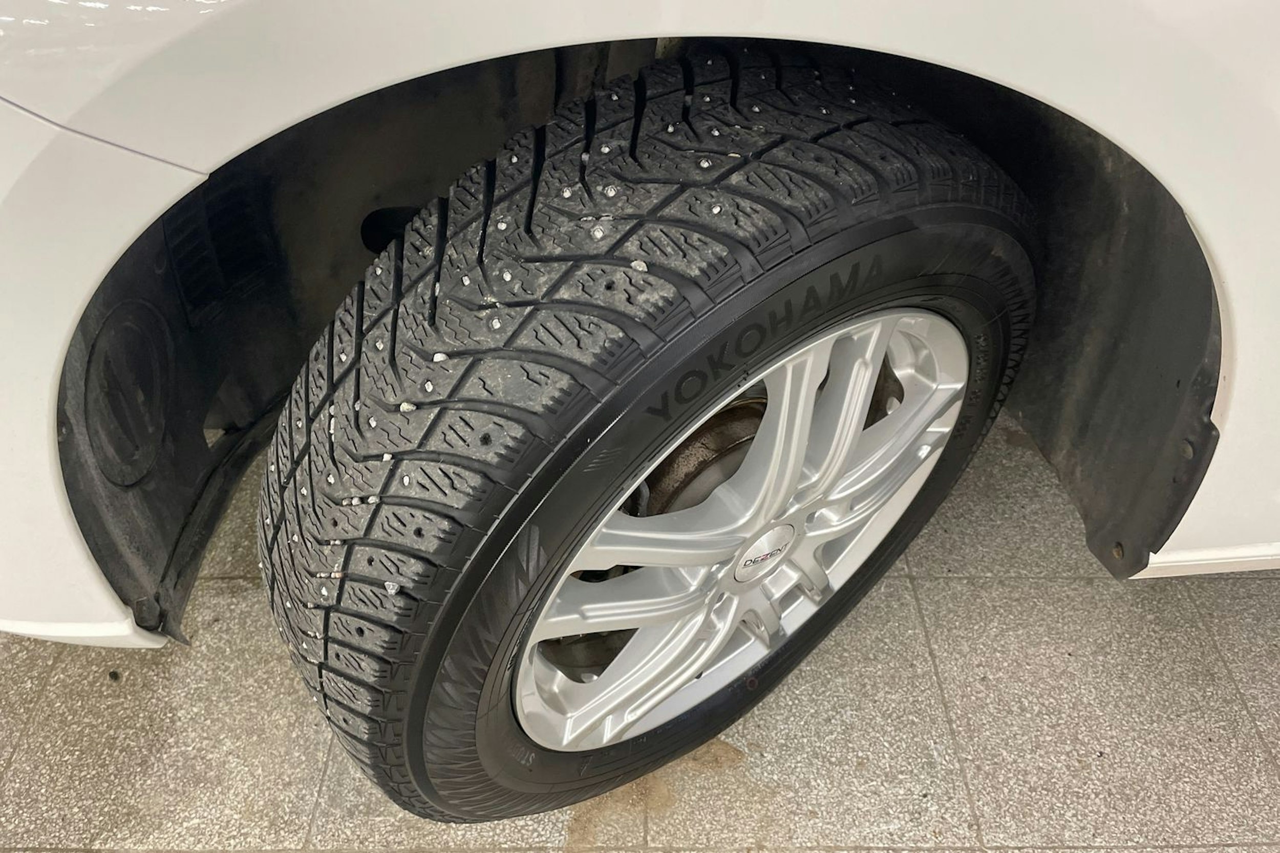 Valkoinen Volkswagen CADDY 2024 kuva 13.